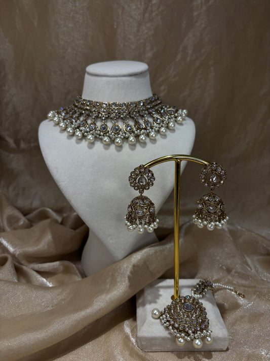 White gold necklace set