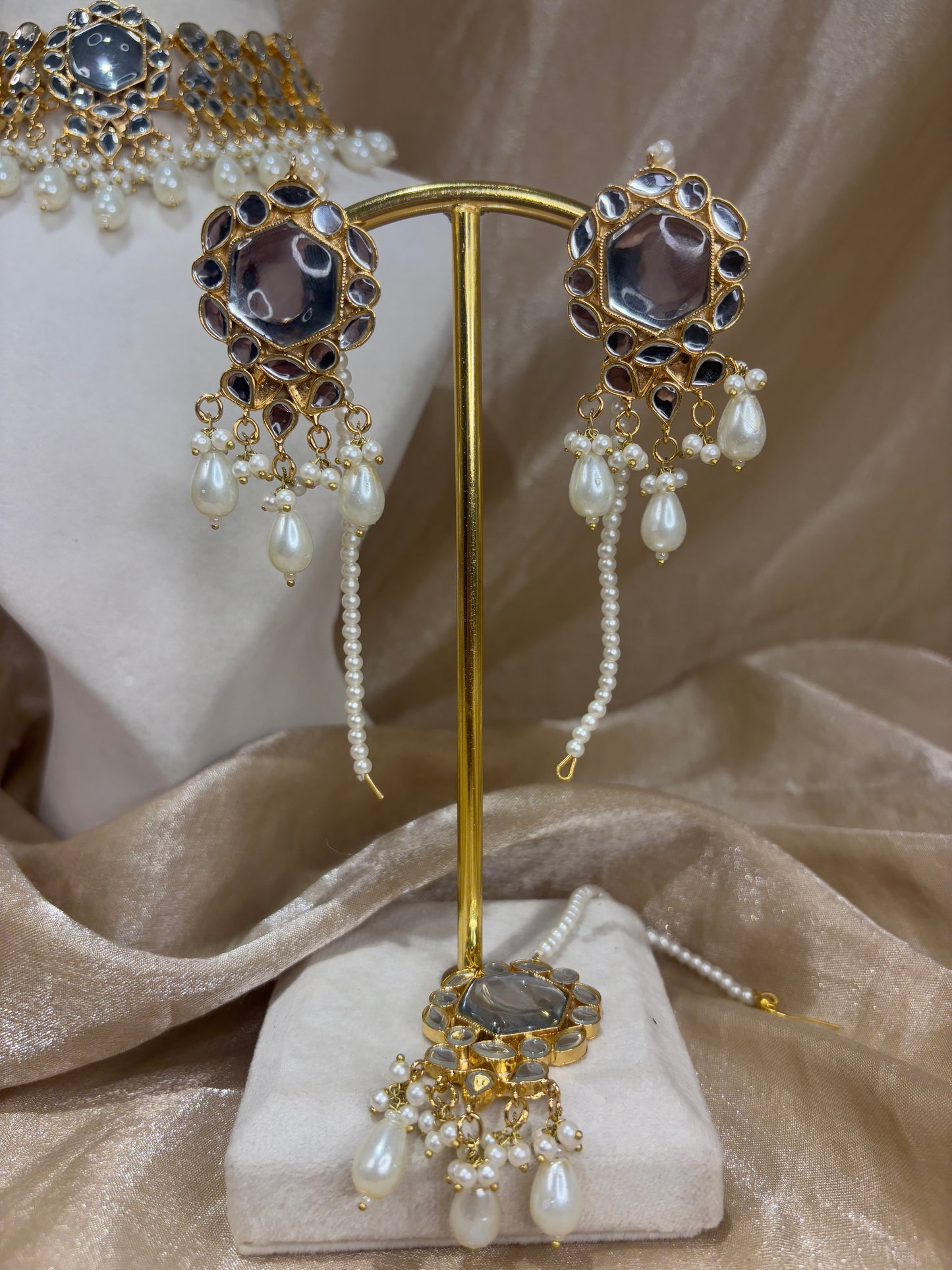 Gold farshi kundan choker