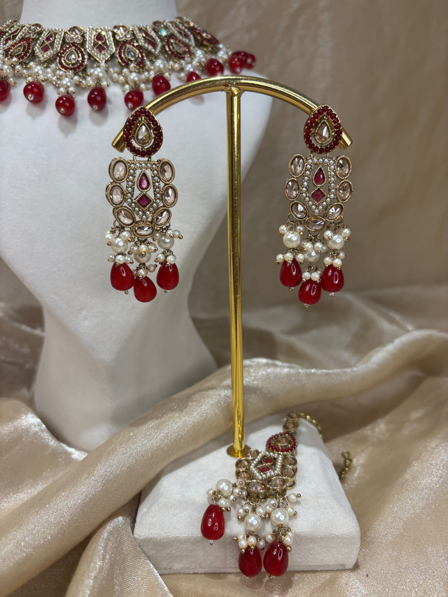 Maroon set
