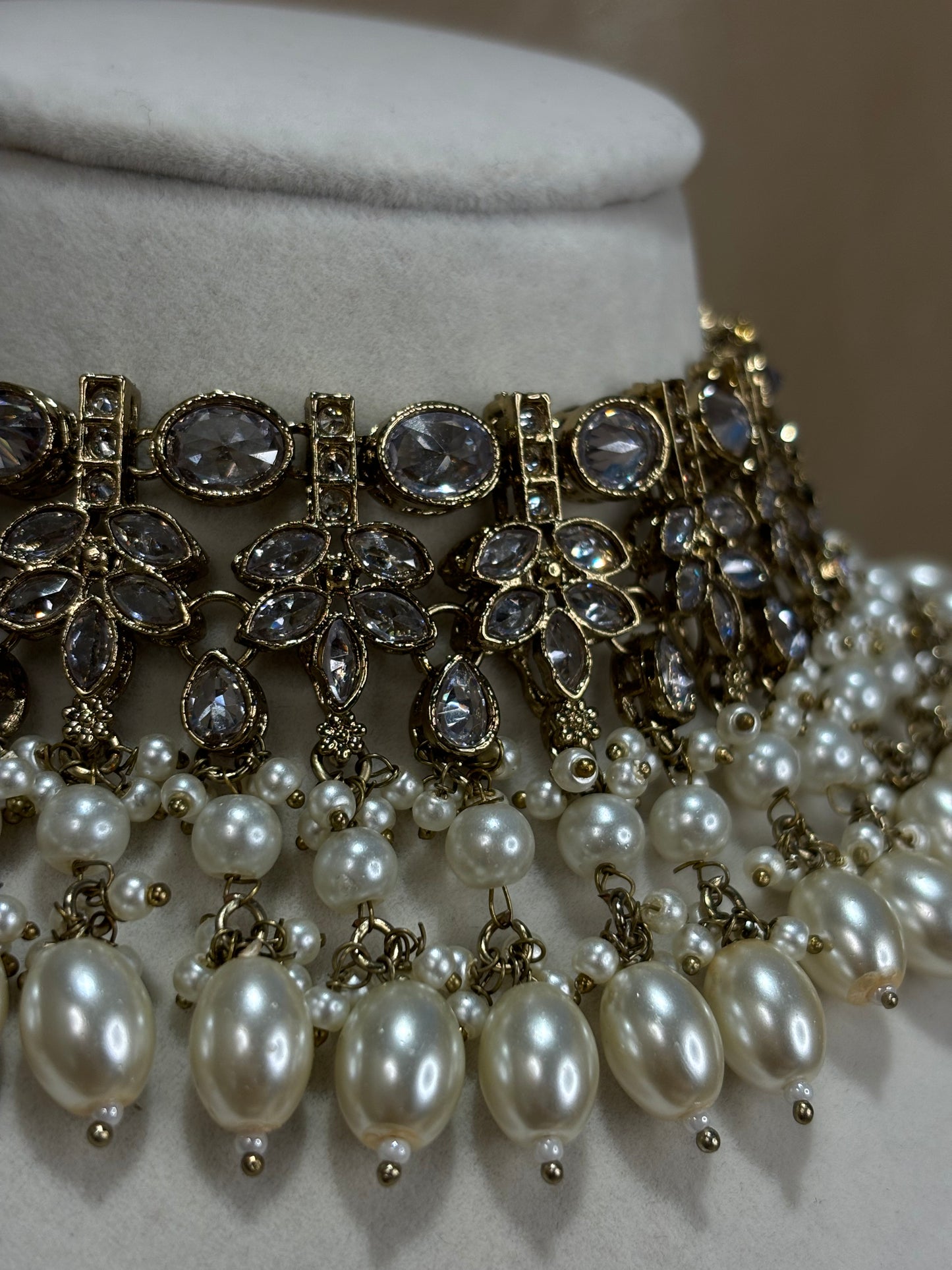 Gold choker set