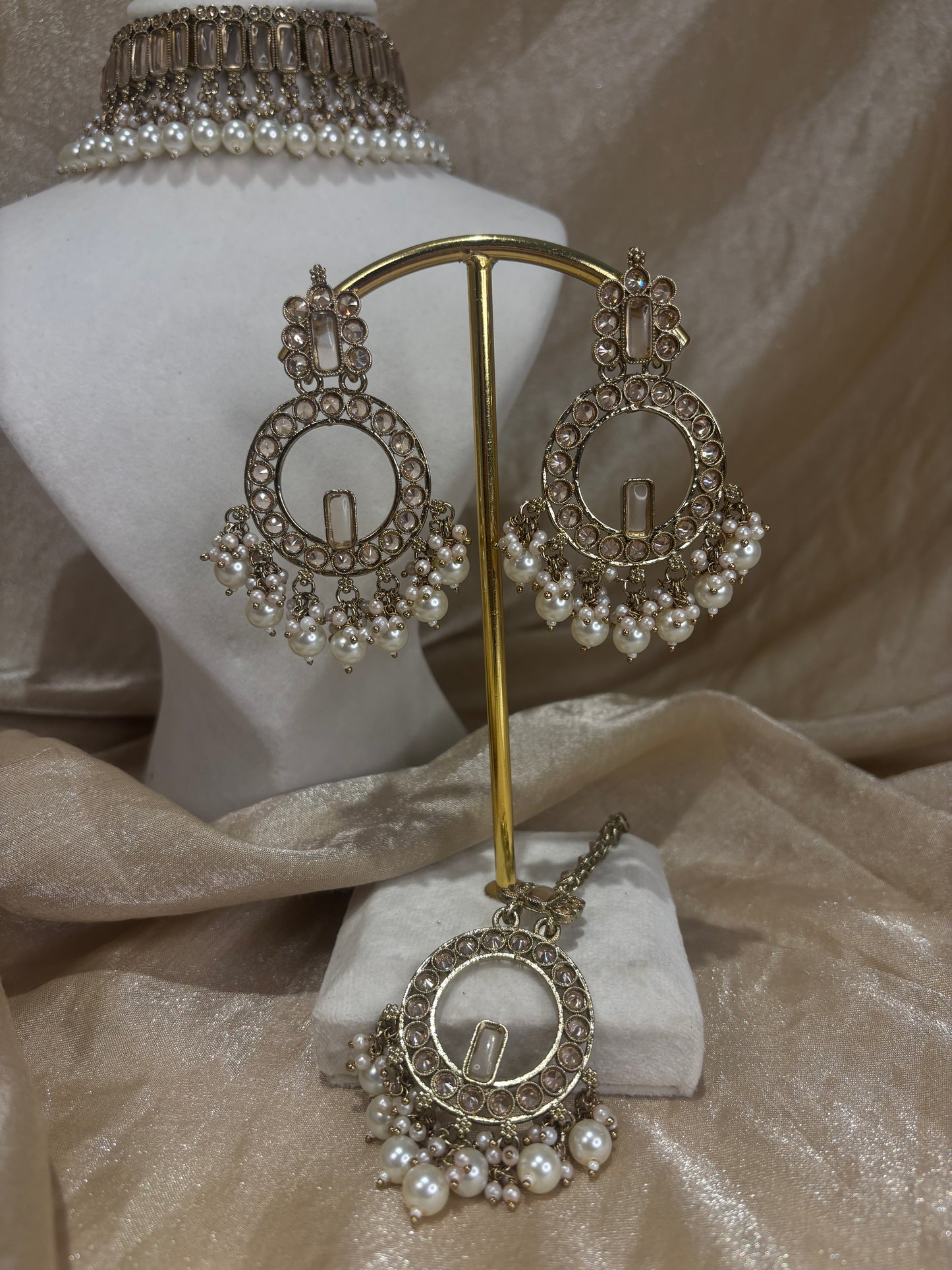 Gold choker set