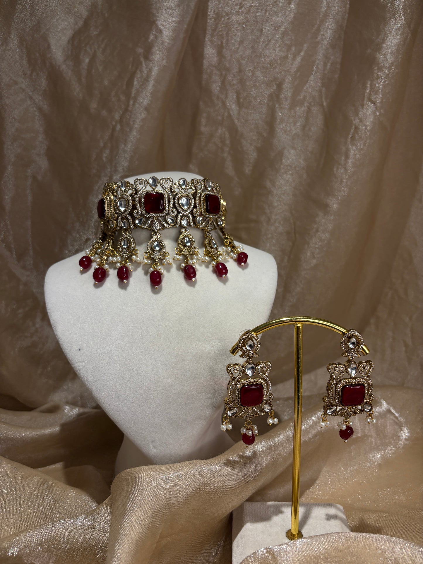 Maroon choker set