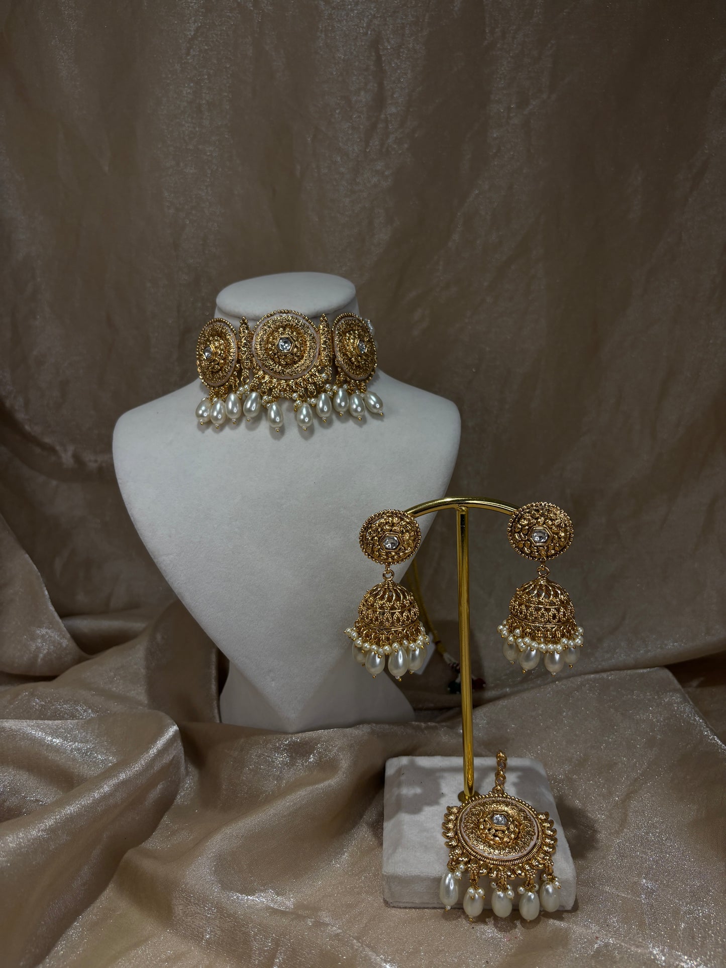 Antique gold choker set