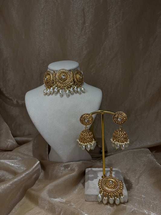 Antique gold choker set