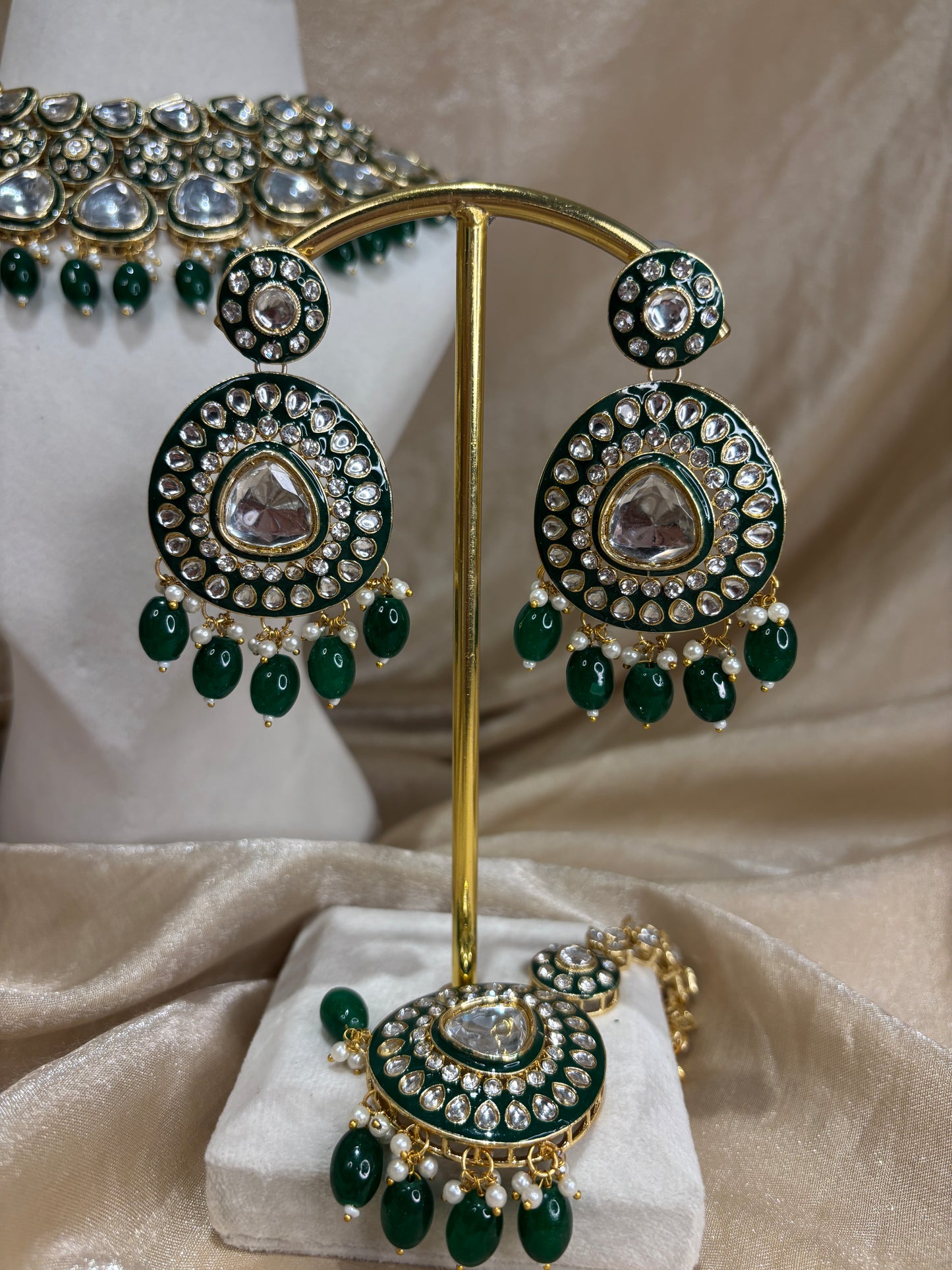 Emerald green kundan necklace set