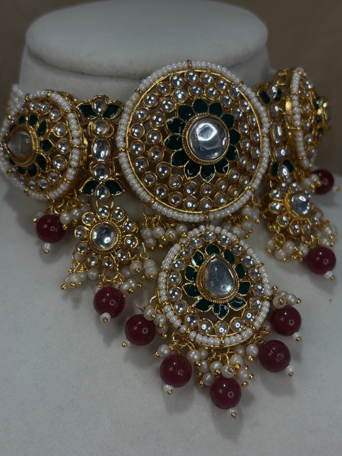 Maroon choker set