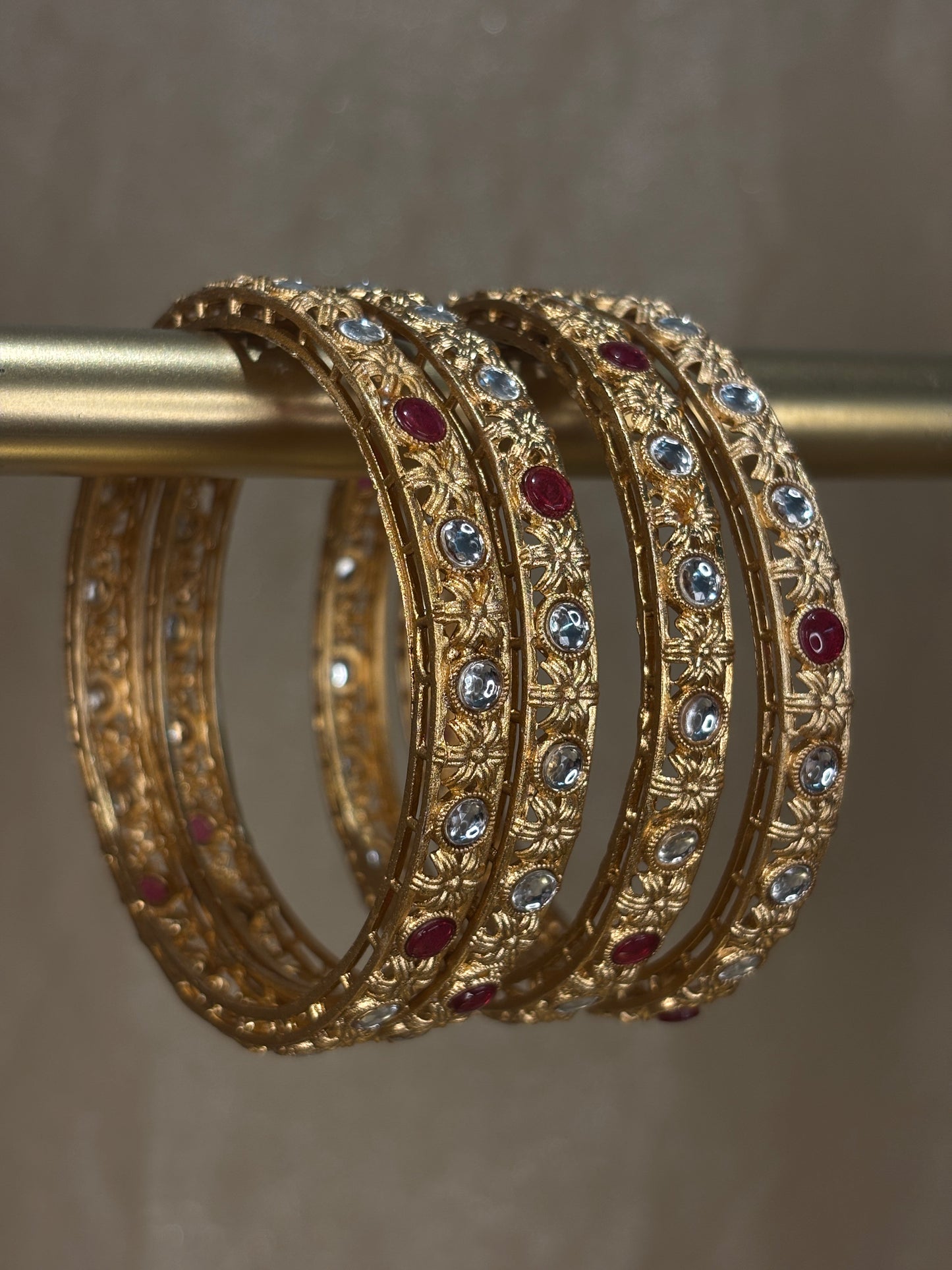 Hot pink yellow gold kare