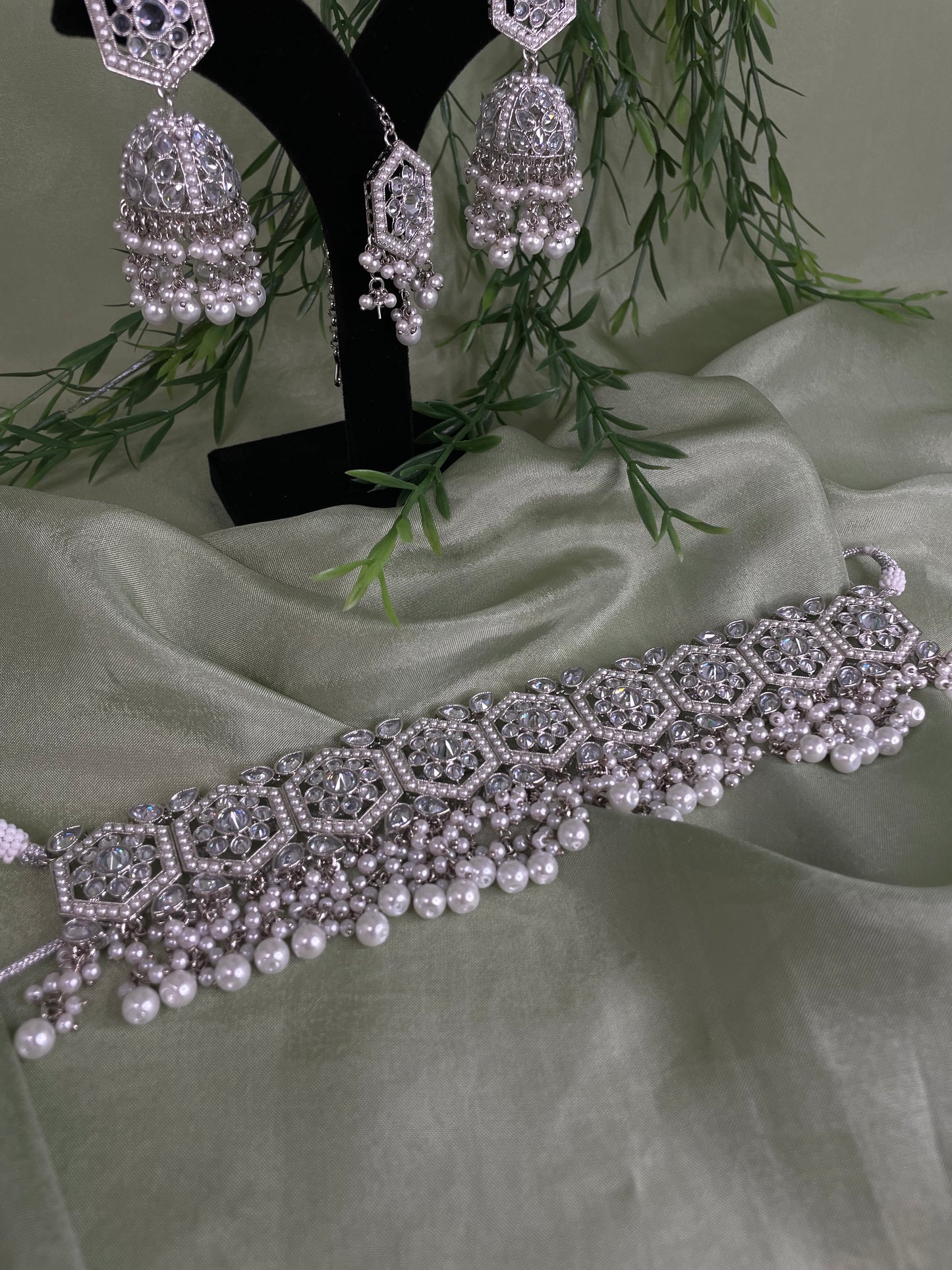 Silver choker set