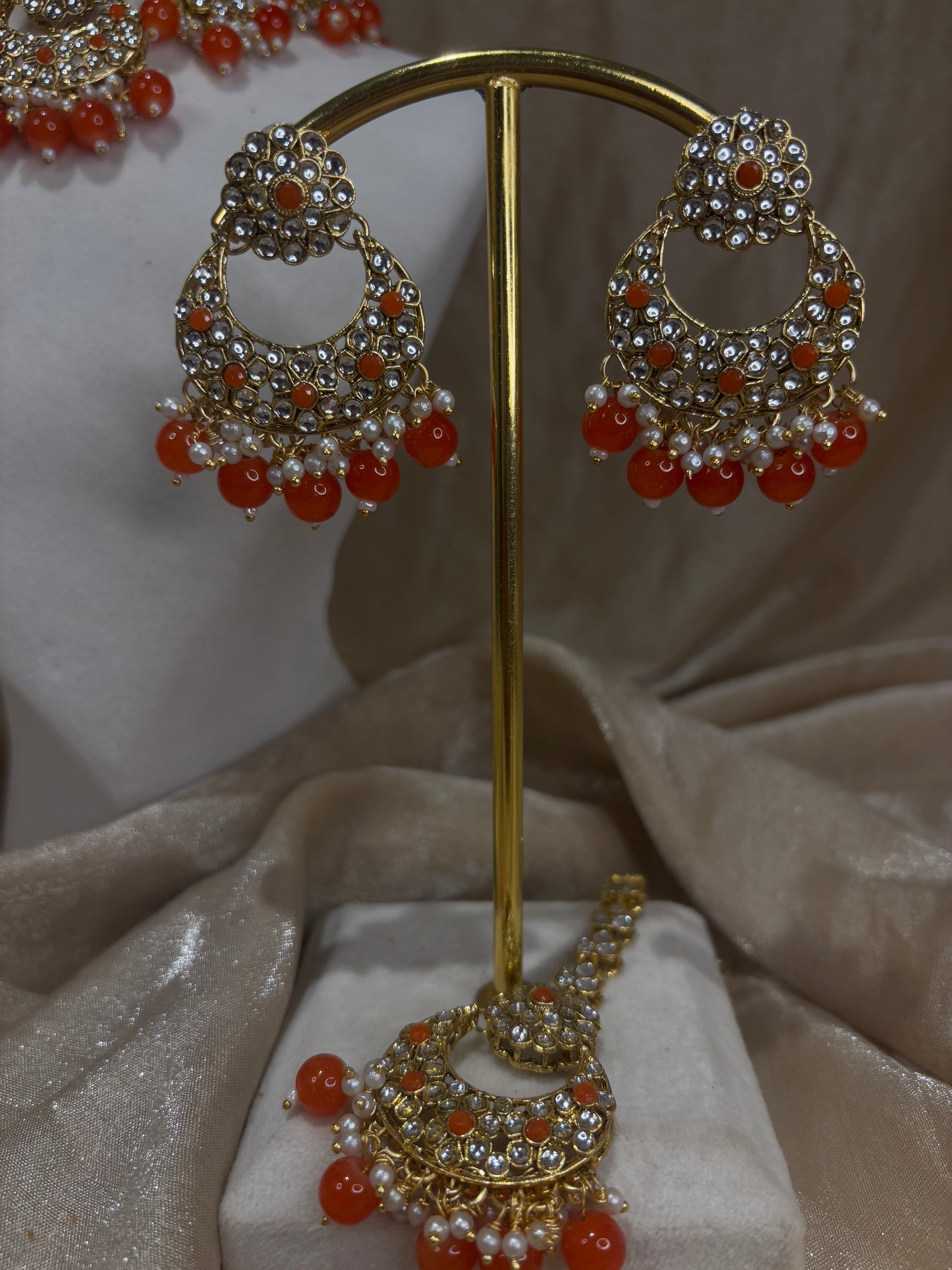 Orange choker set