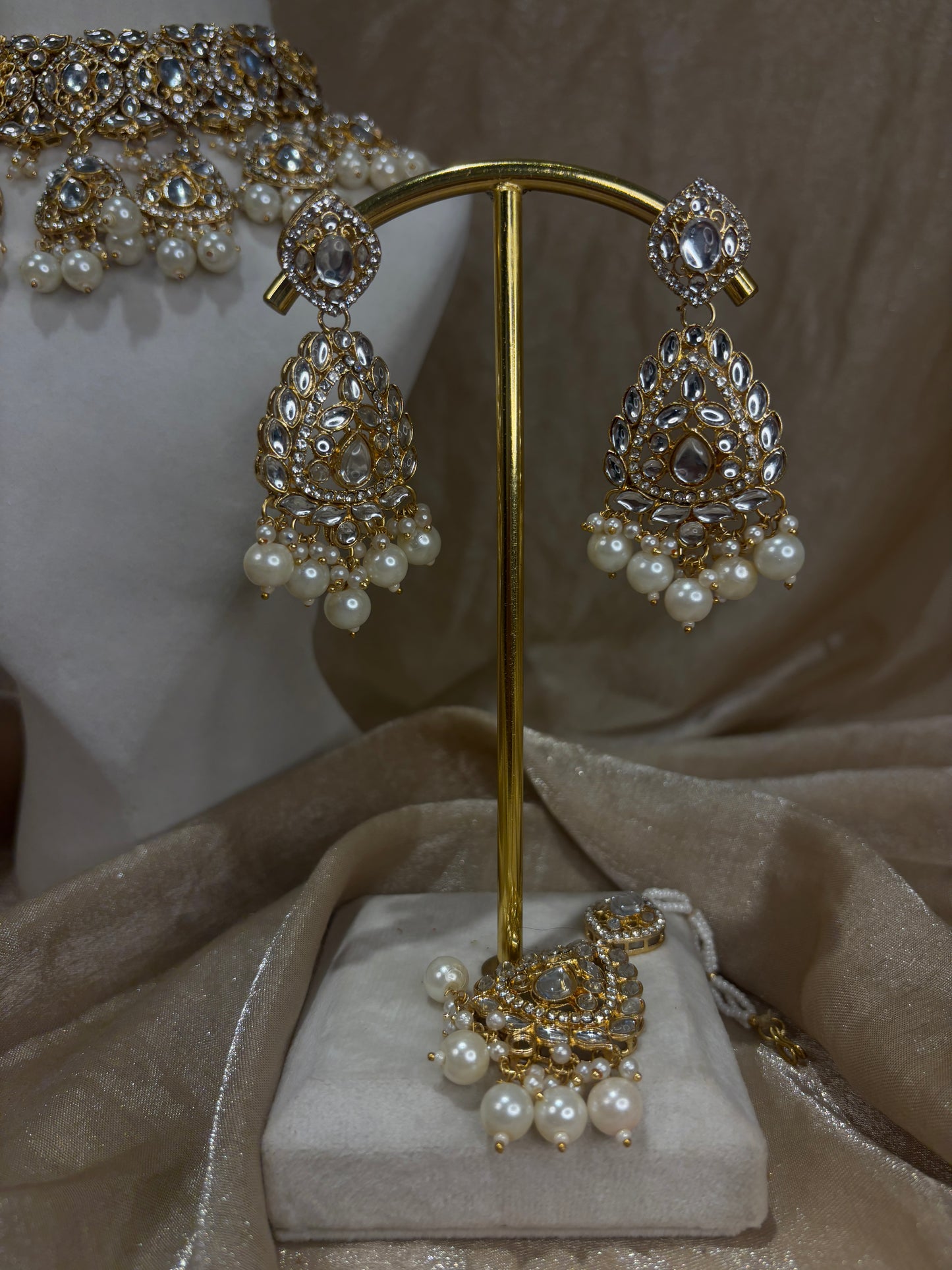Gold choker set