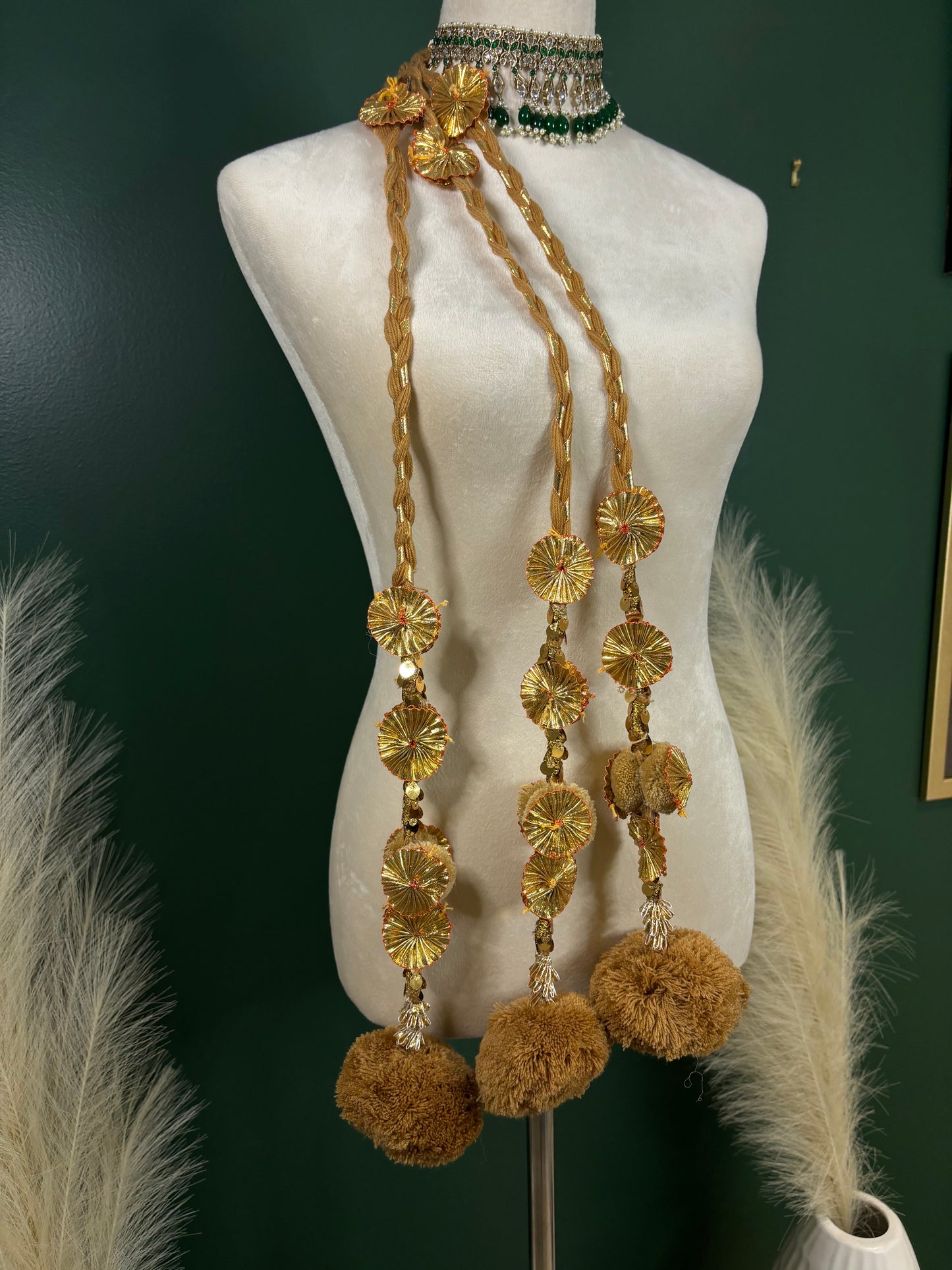 Traditional Pom Pom parandi