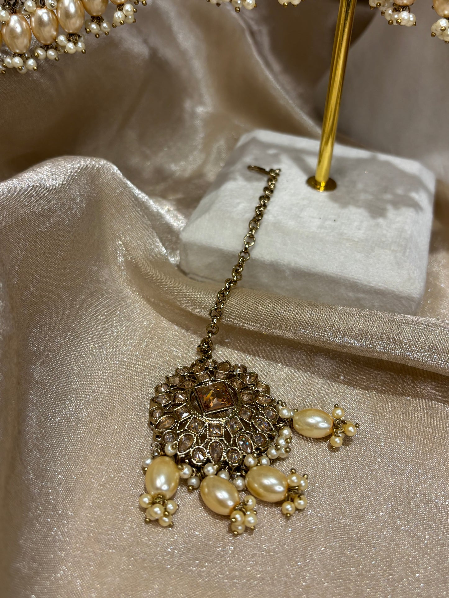 Gold necklace set