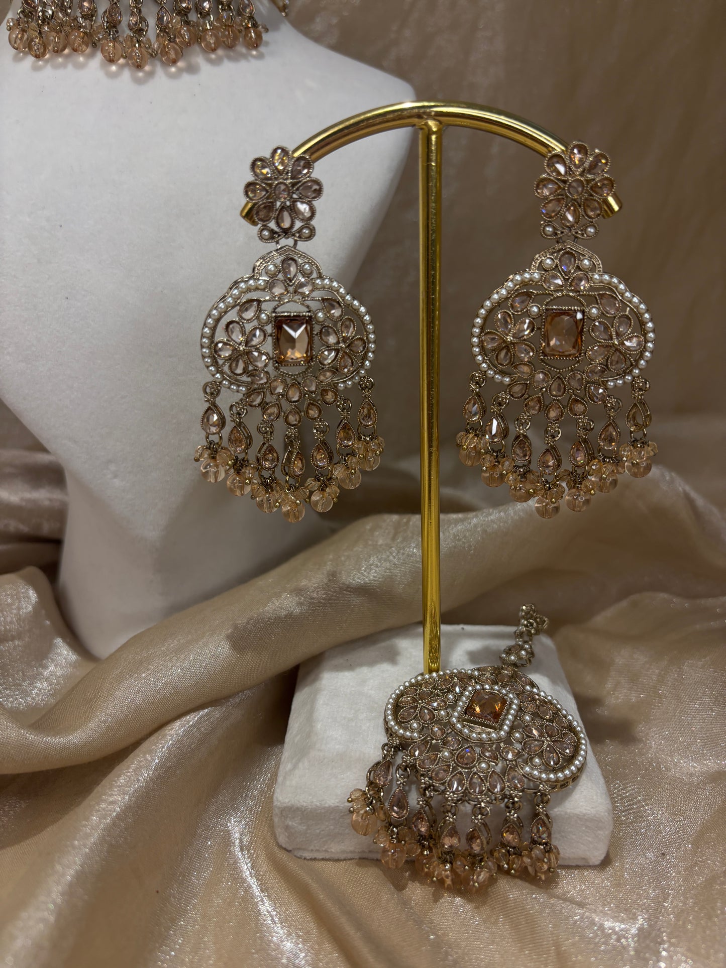 Gold choker set
