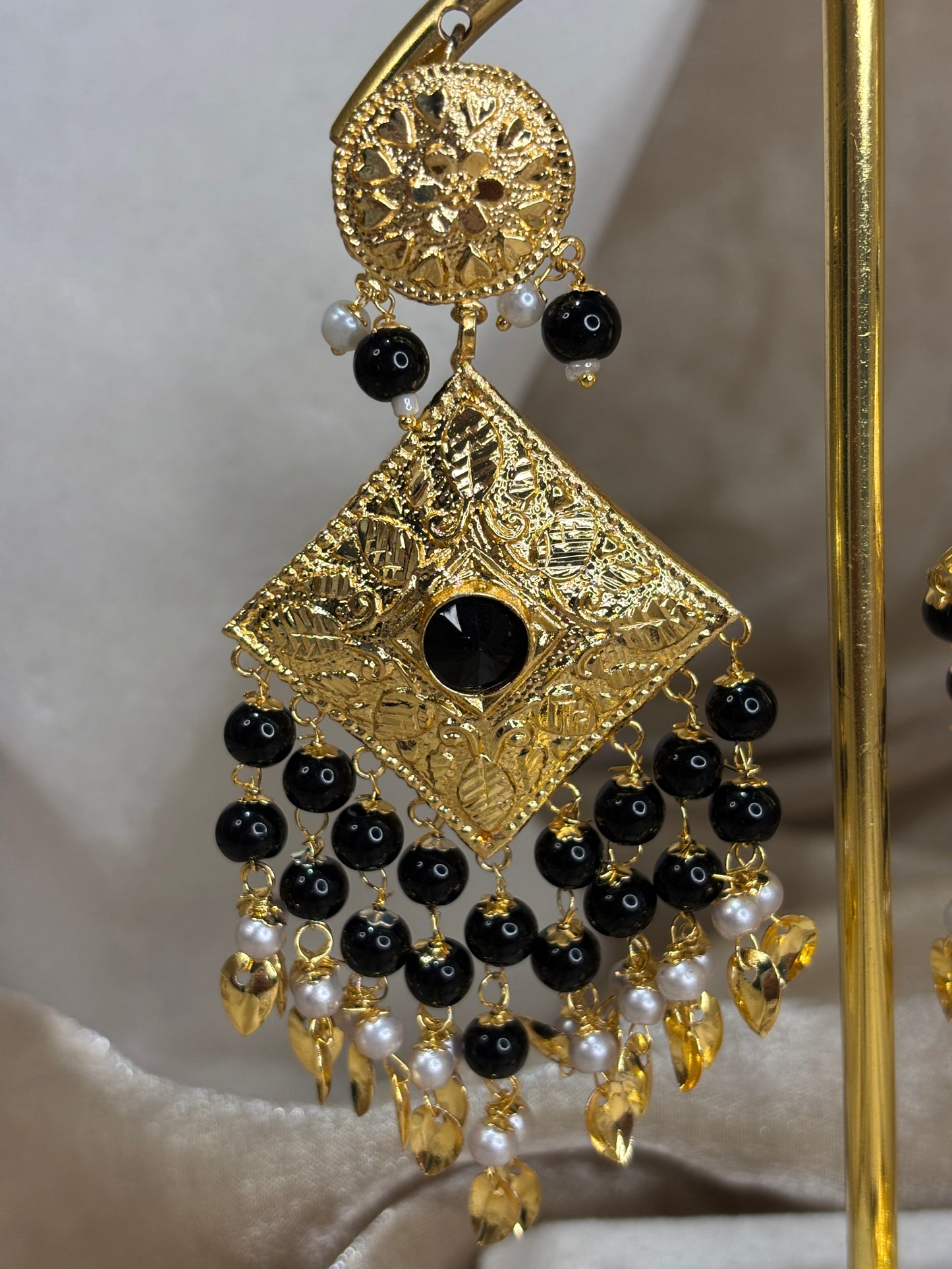 Black jadau choker set
