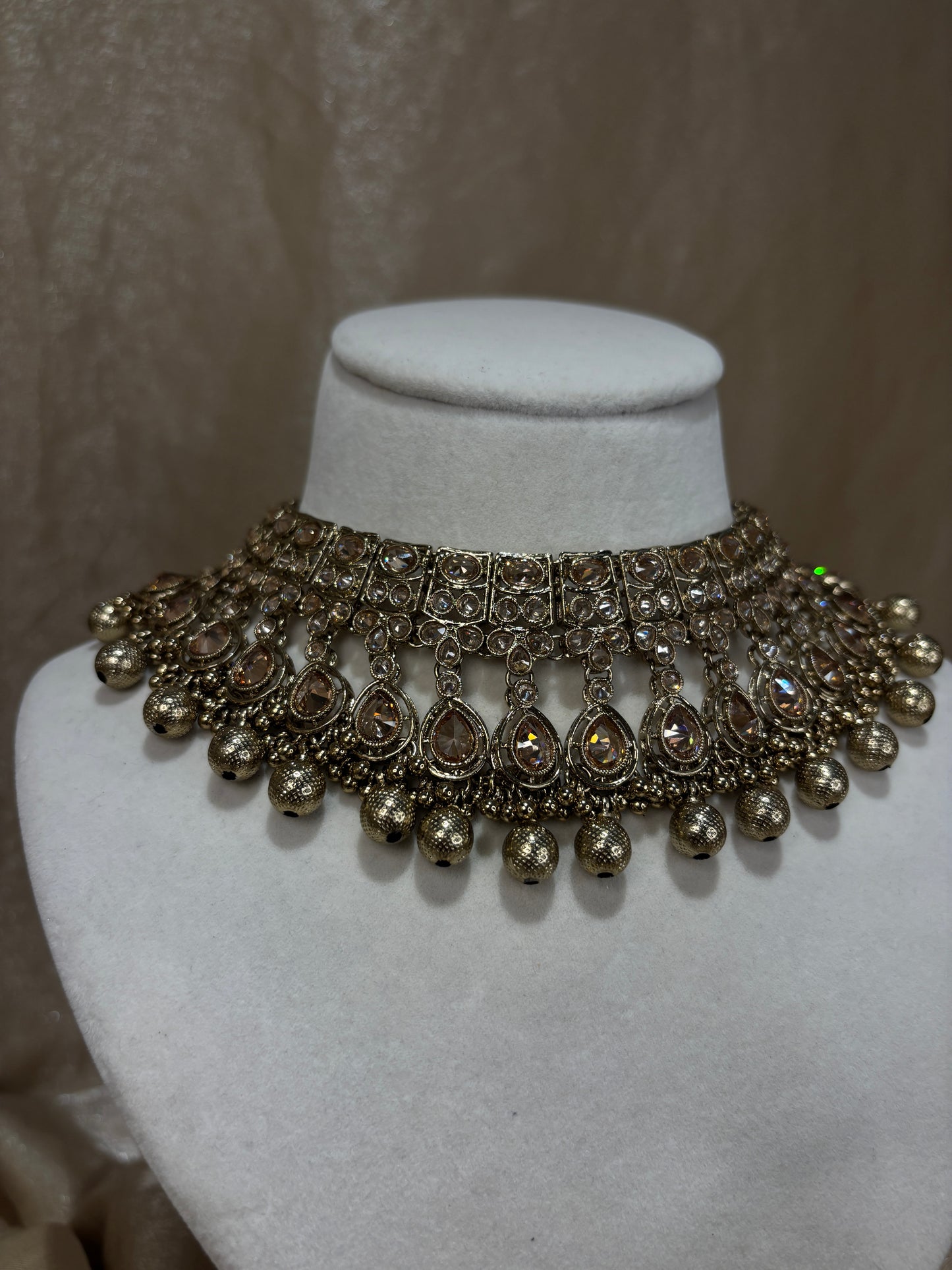 Metal gold necklace set