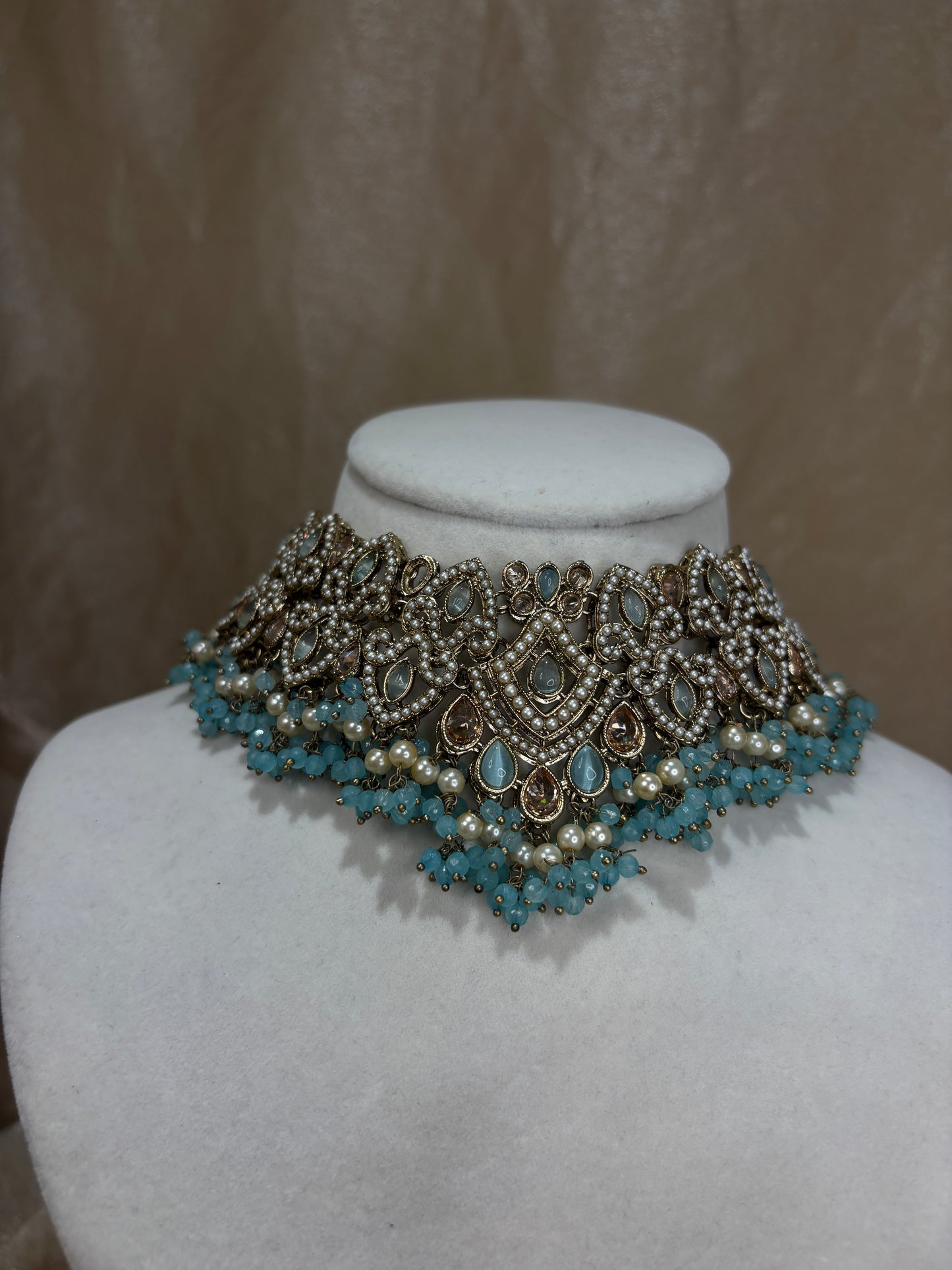 Heavy light blue choker set