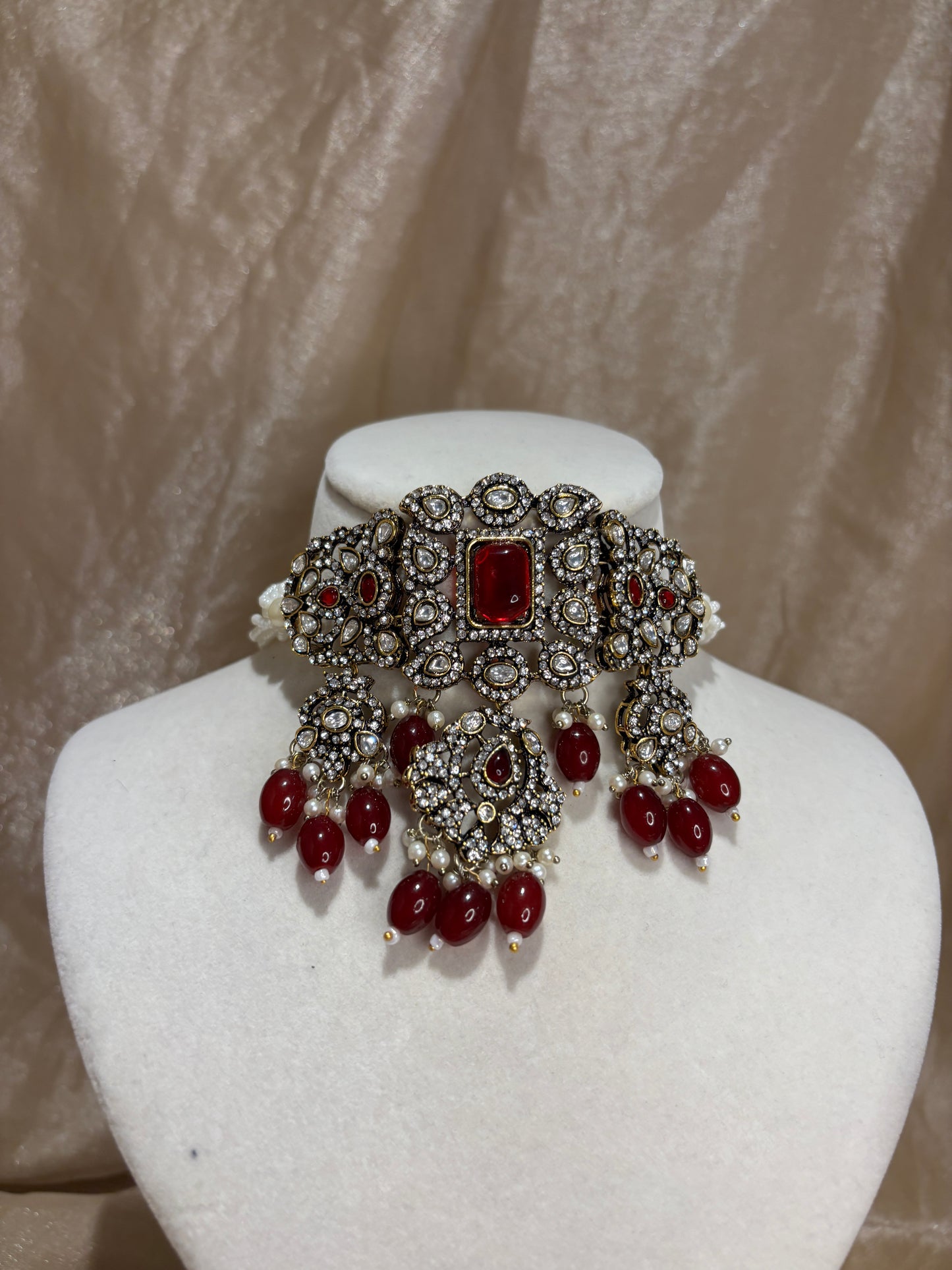 Maroon choker set