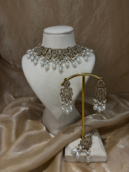 White/gold choker set