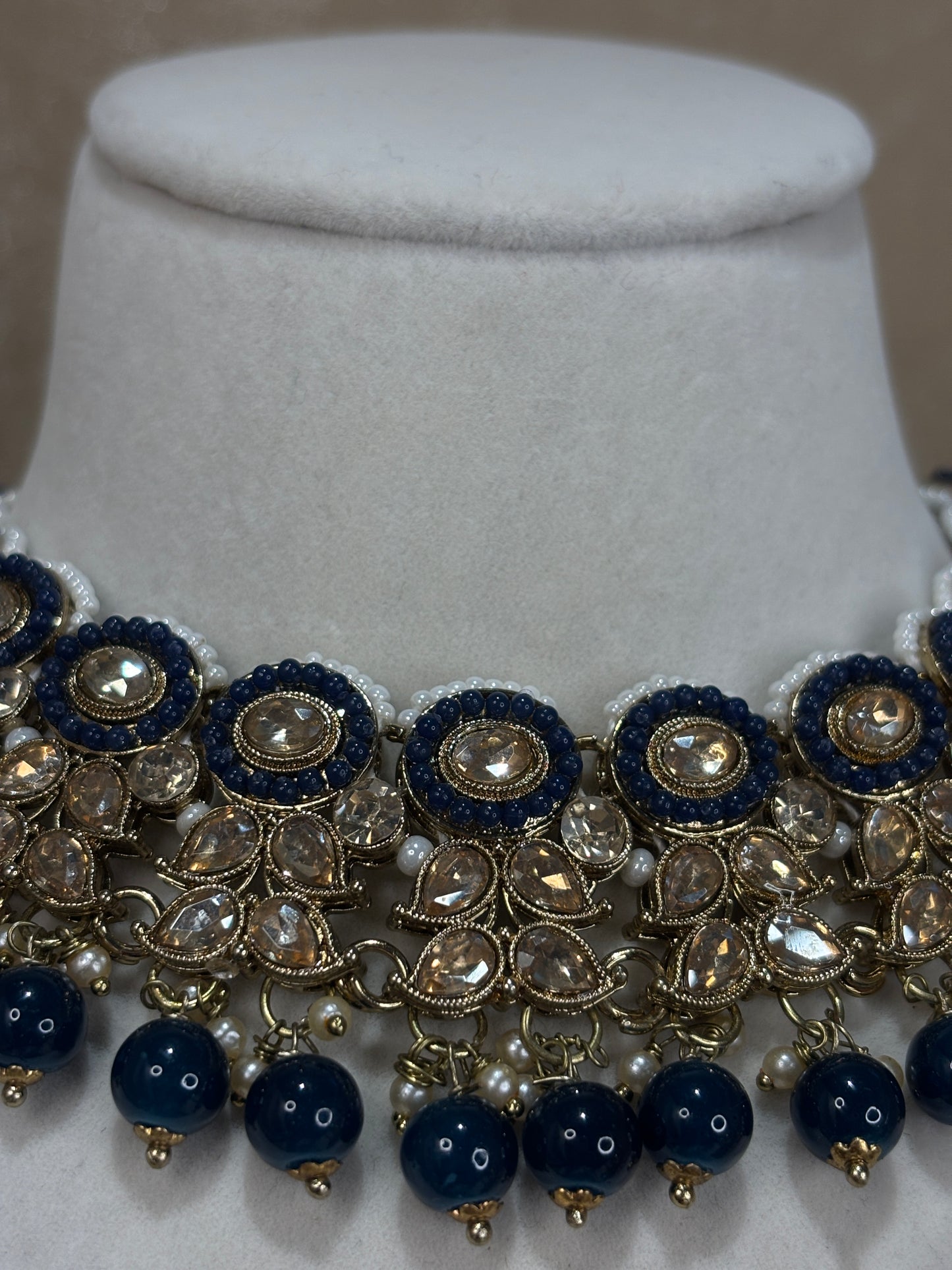Navy blue necklace set