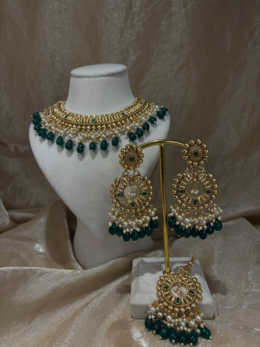 Emearld green antique gold necklace set