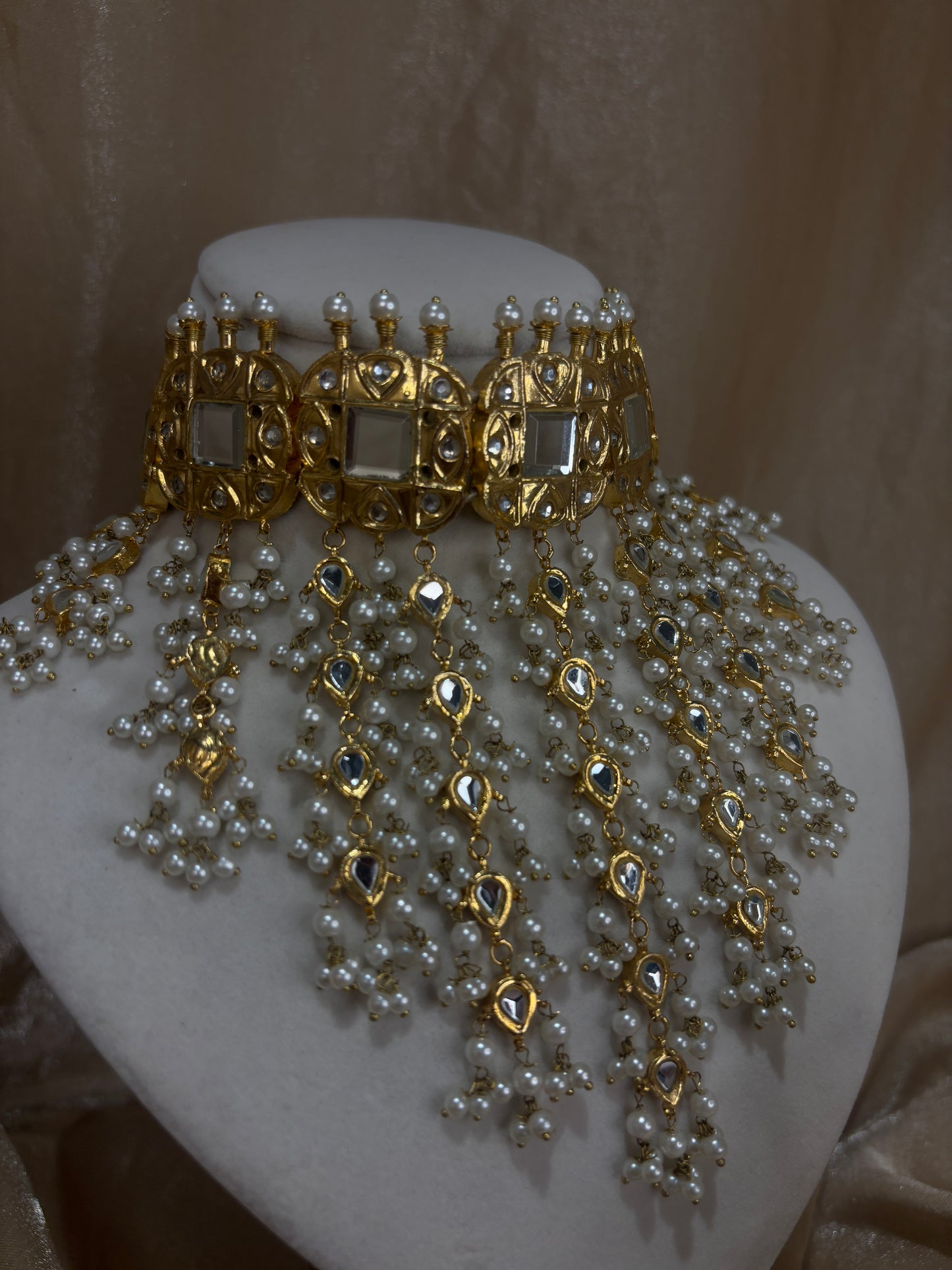 Heavy gold thappa kundan choker