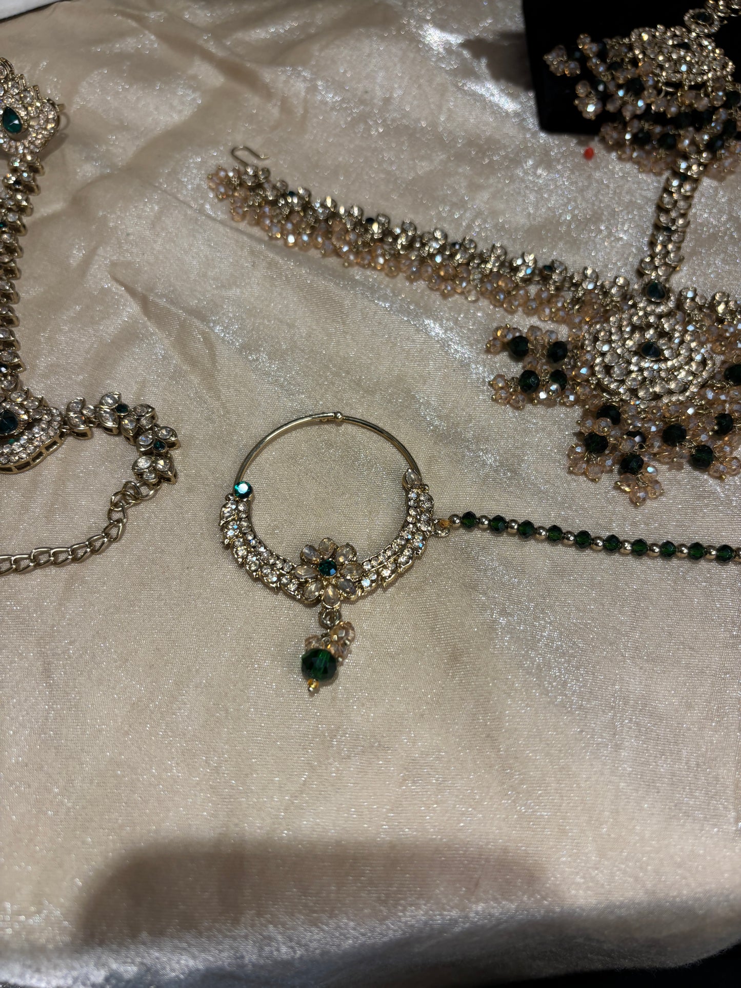 Heavy emerald green set
