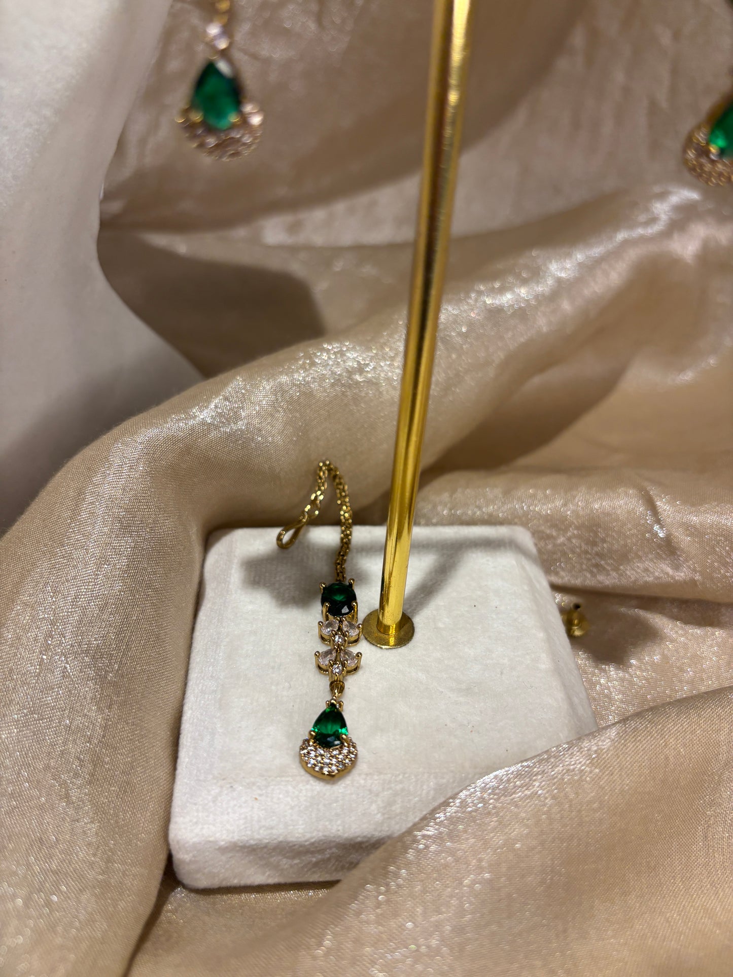 Emerald green necklace
