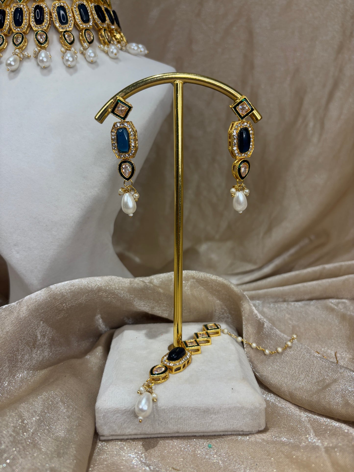 Navy blue choker set