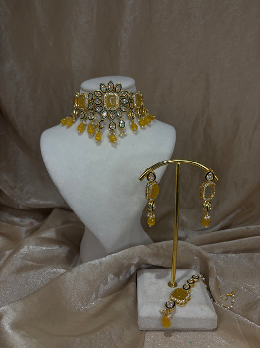 Yellow choker set