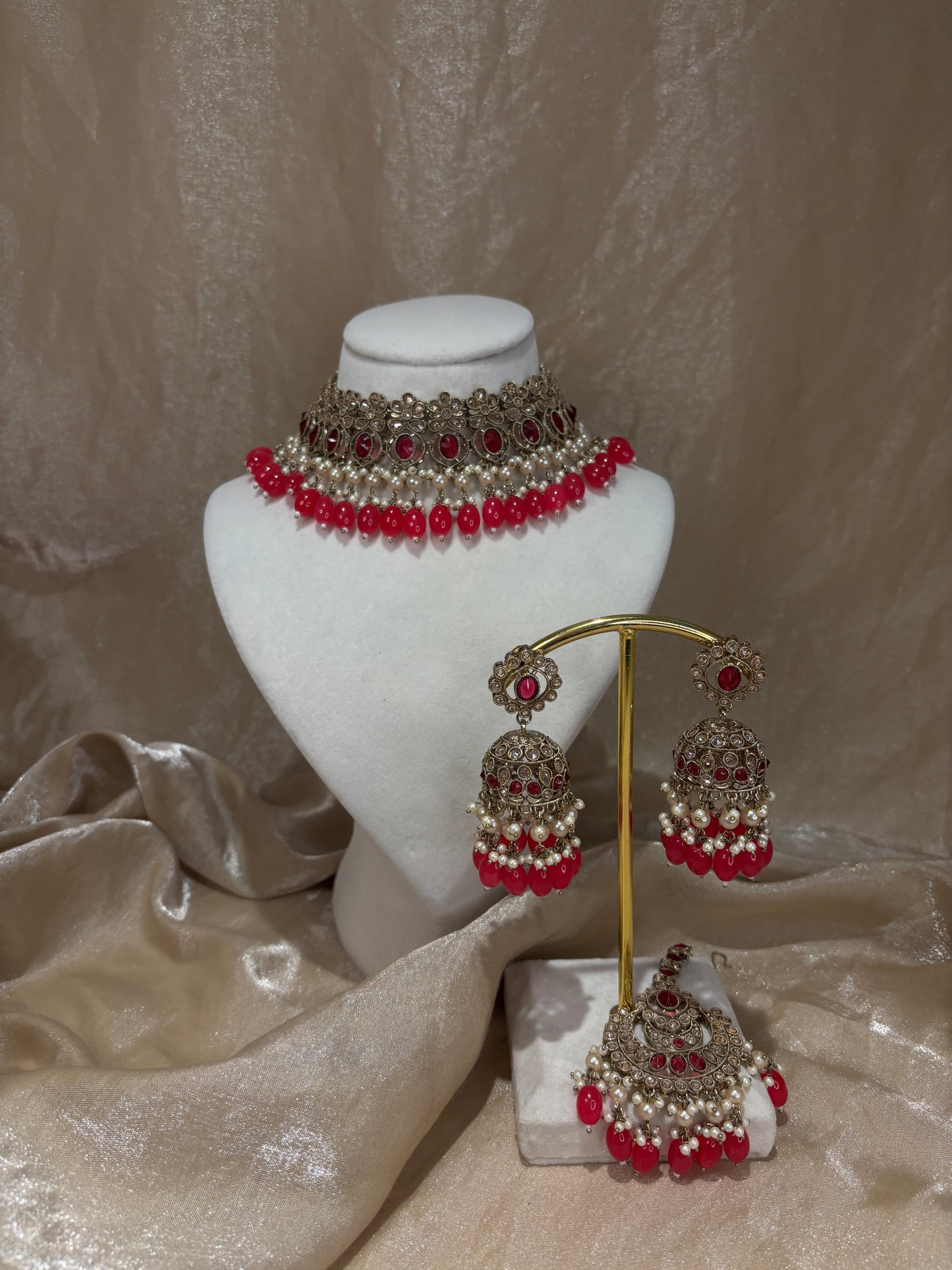 Hot pink choker set