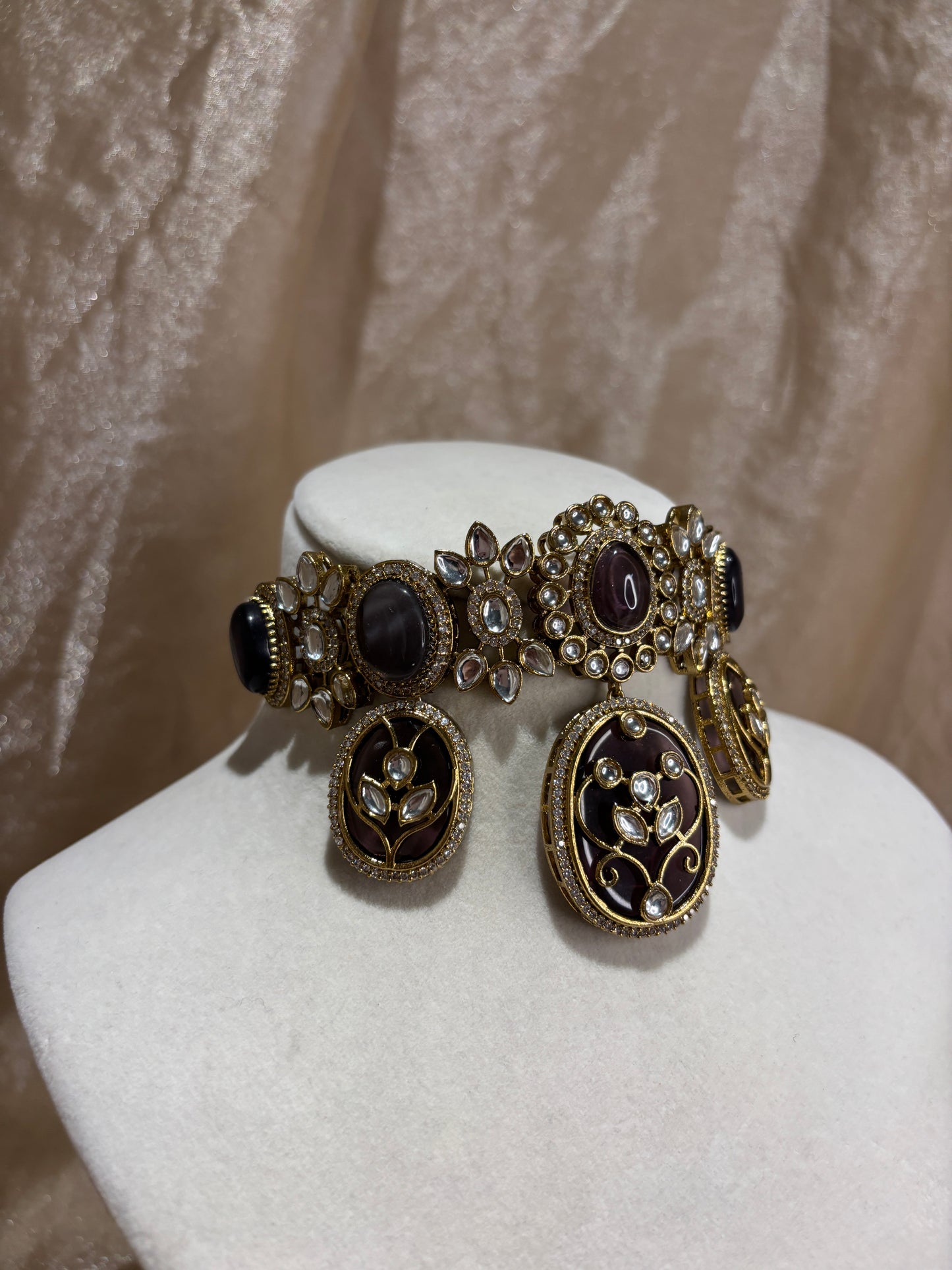 Purple choker set