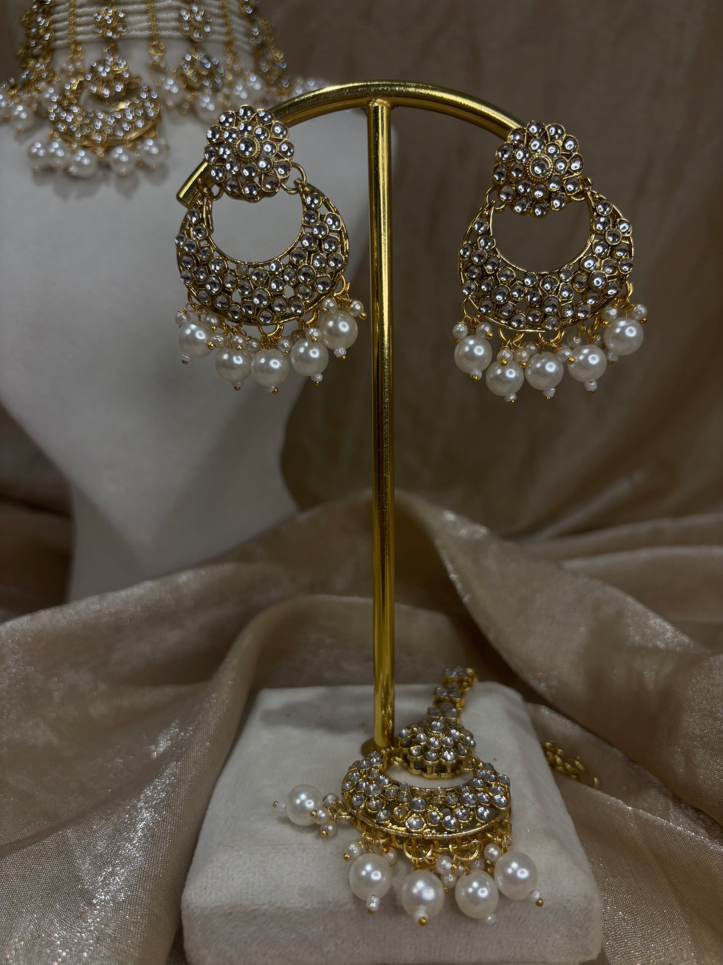 Gold choker set