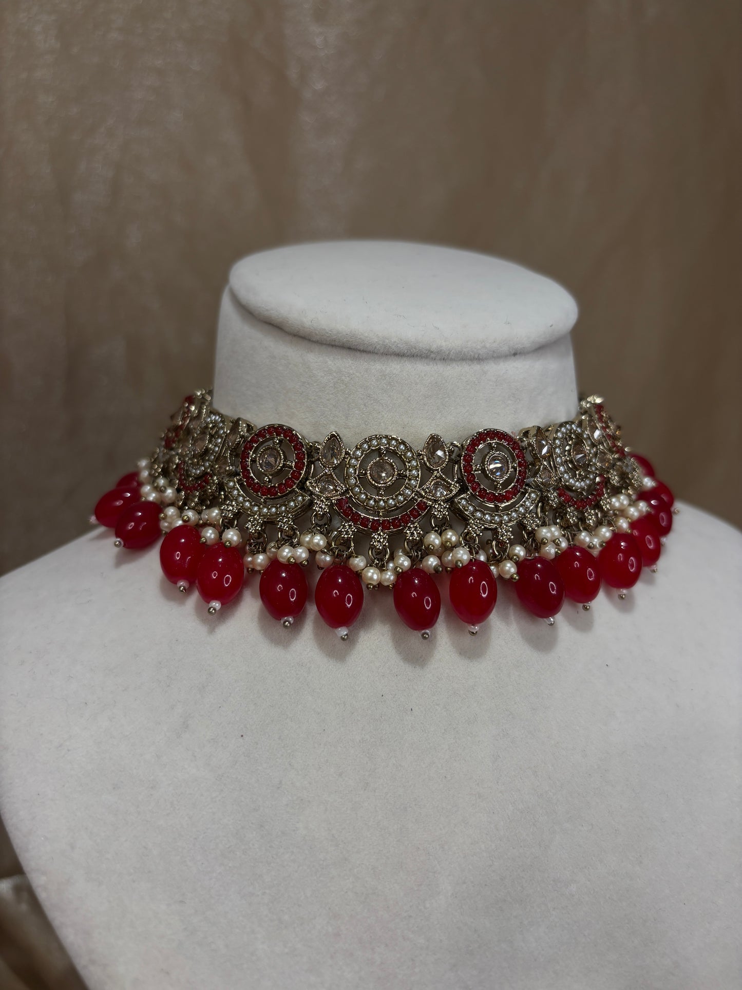 Red choker set
