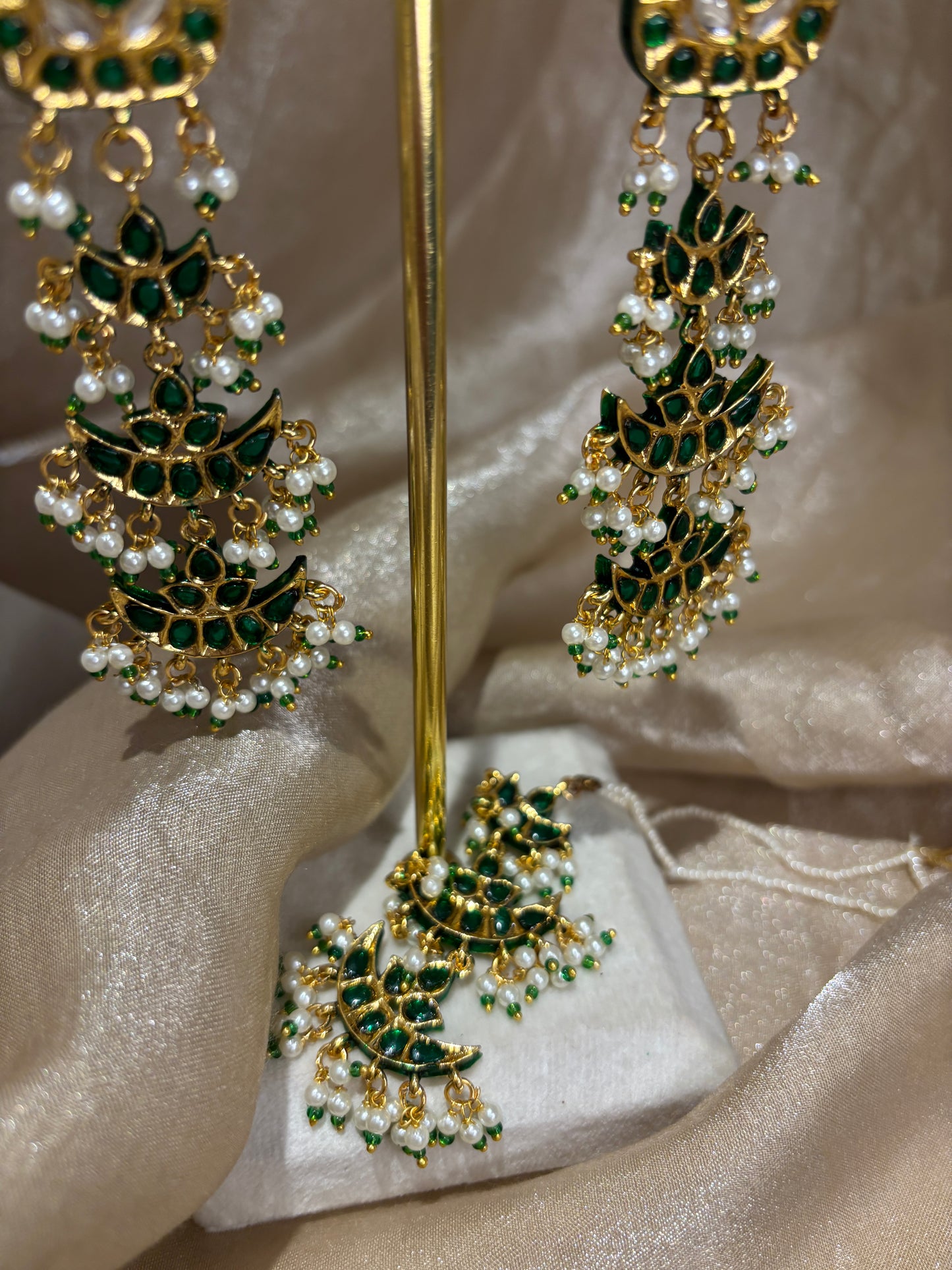 Emerald green choker set