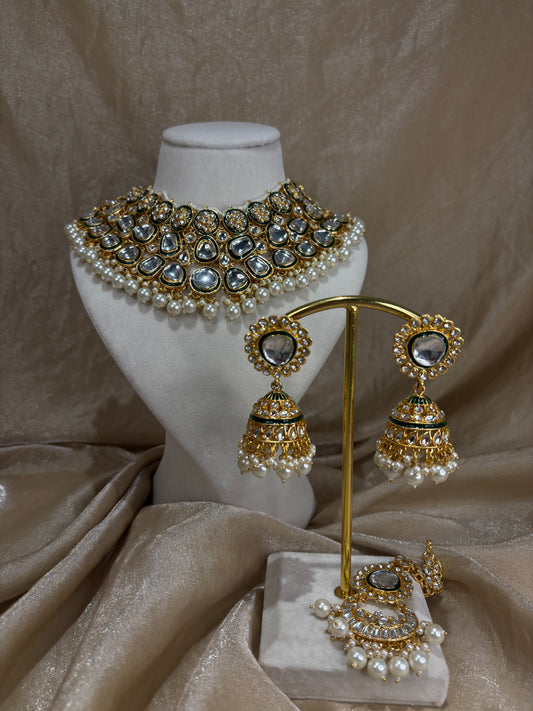 White uncut kundan statement necklace set