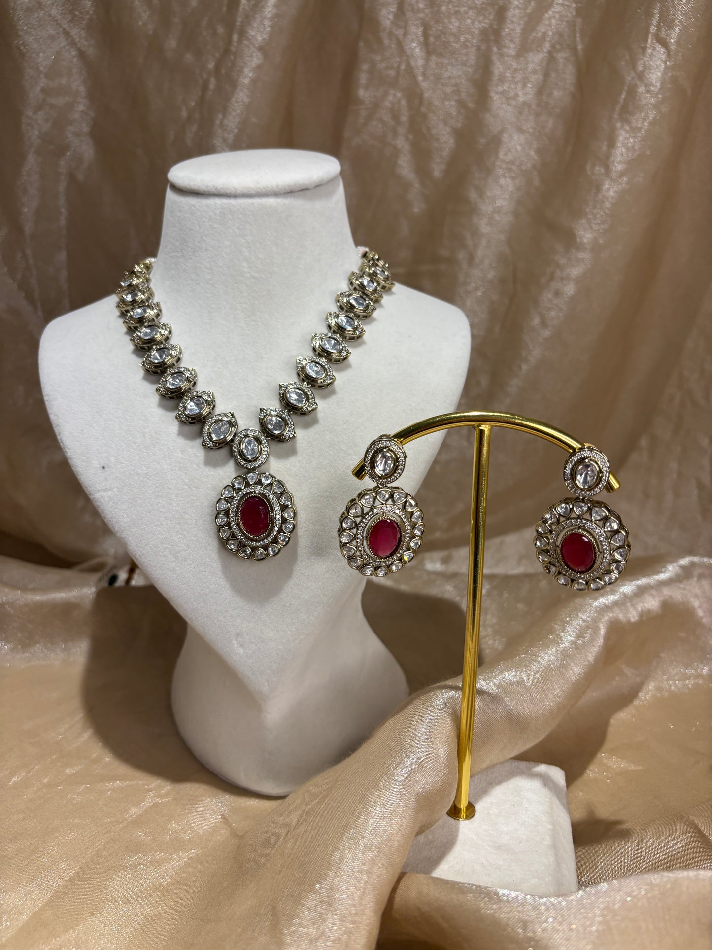 Red necklace set