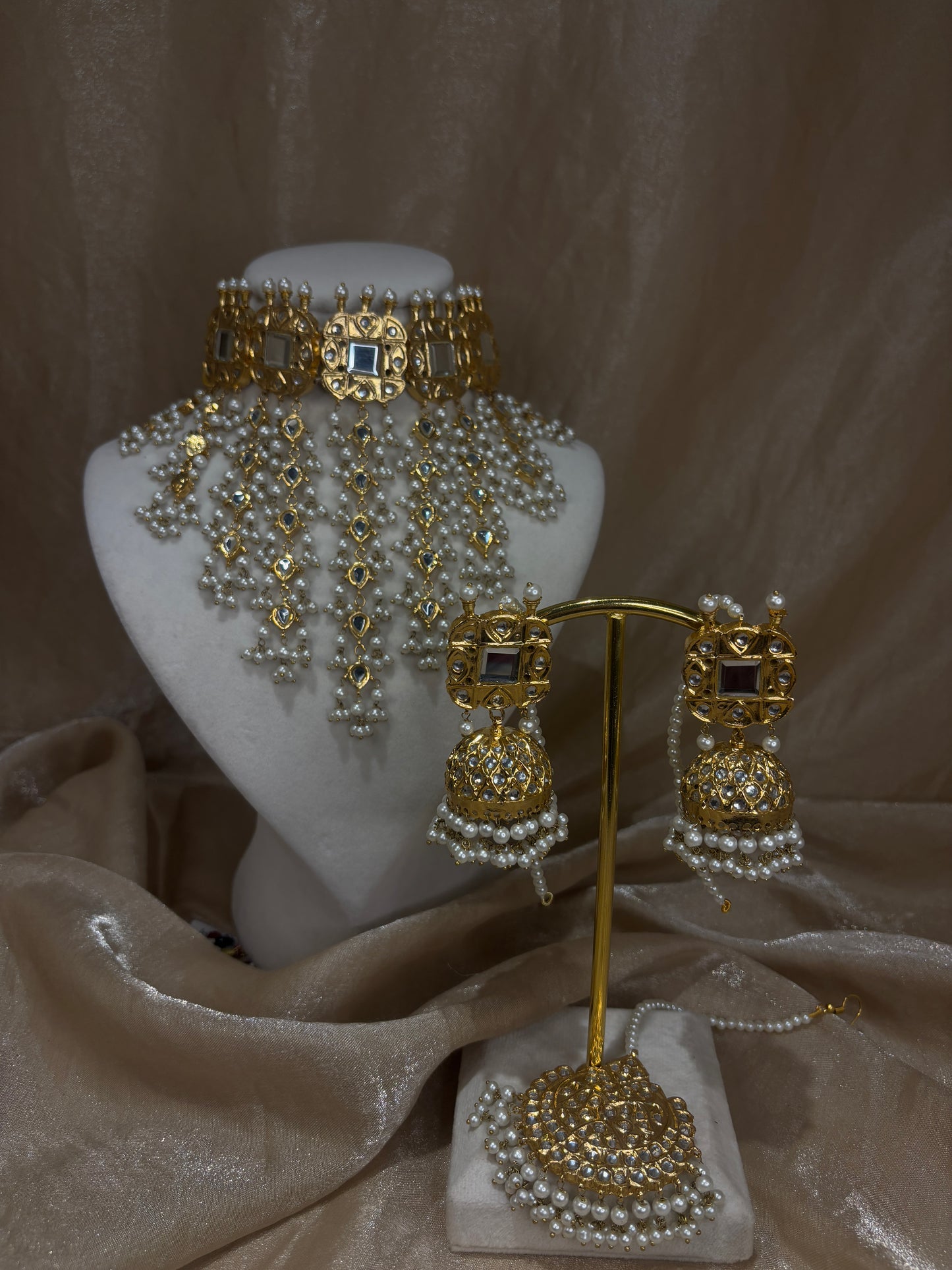Heavy gold thappa kundan choker