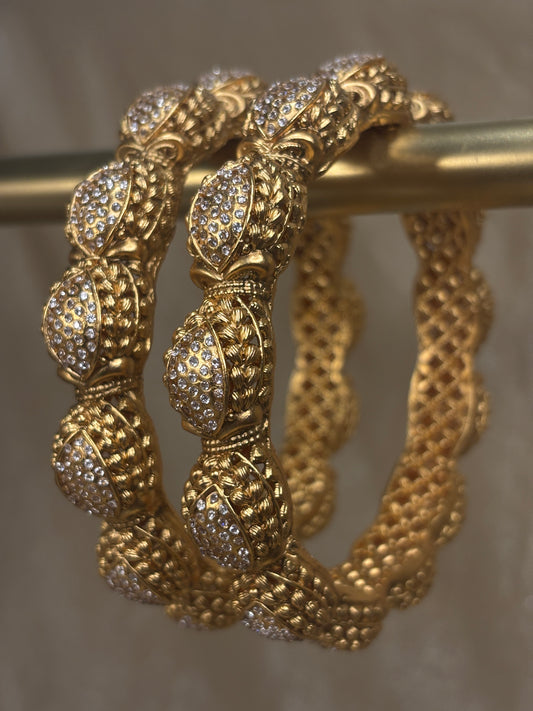 Yellow gold rajwadi kare