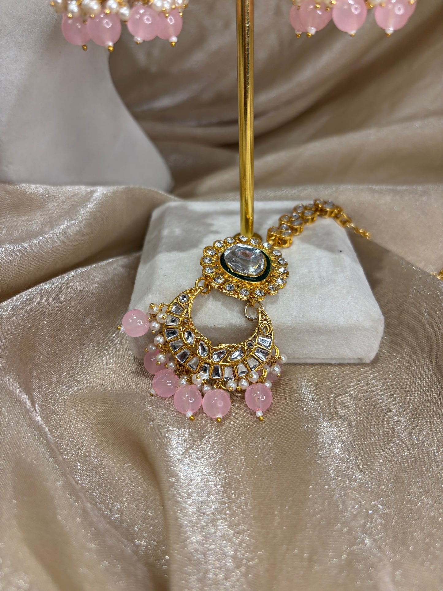 Baby pink uncut kundan statement necklace