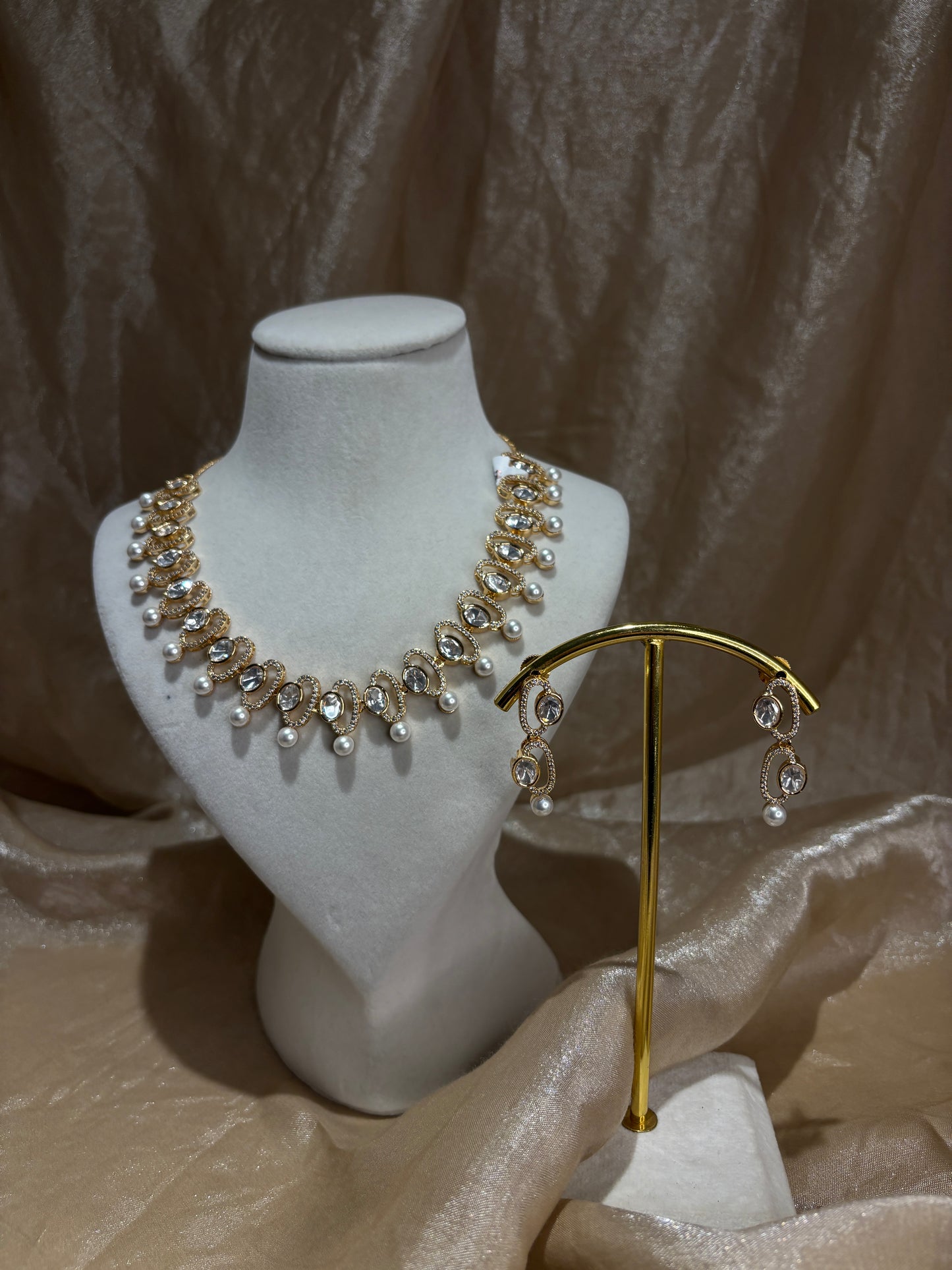 Gold necklace set