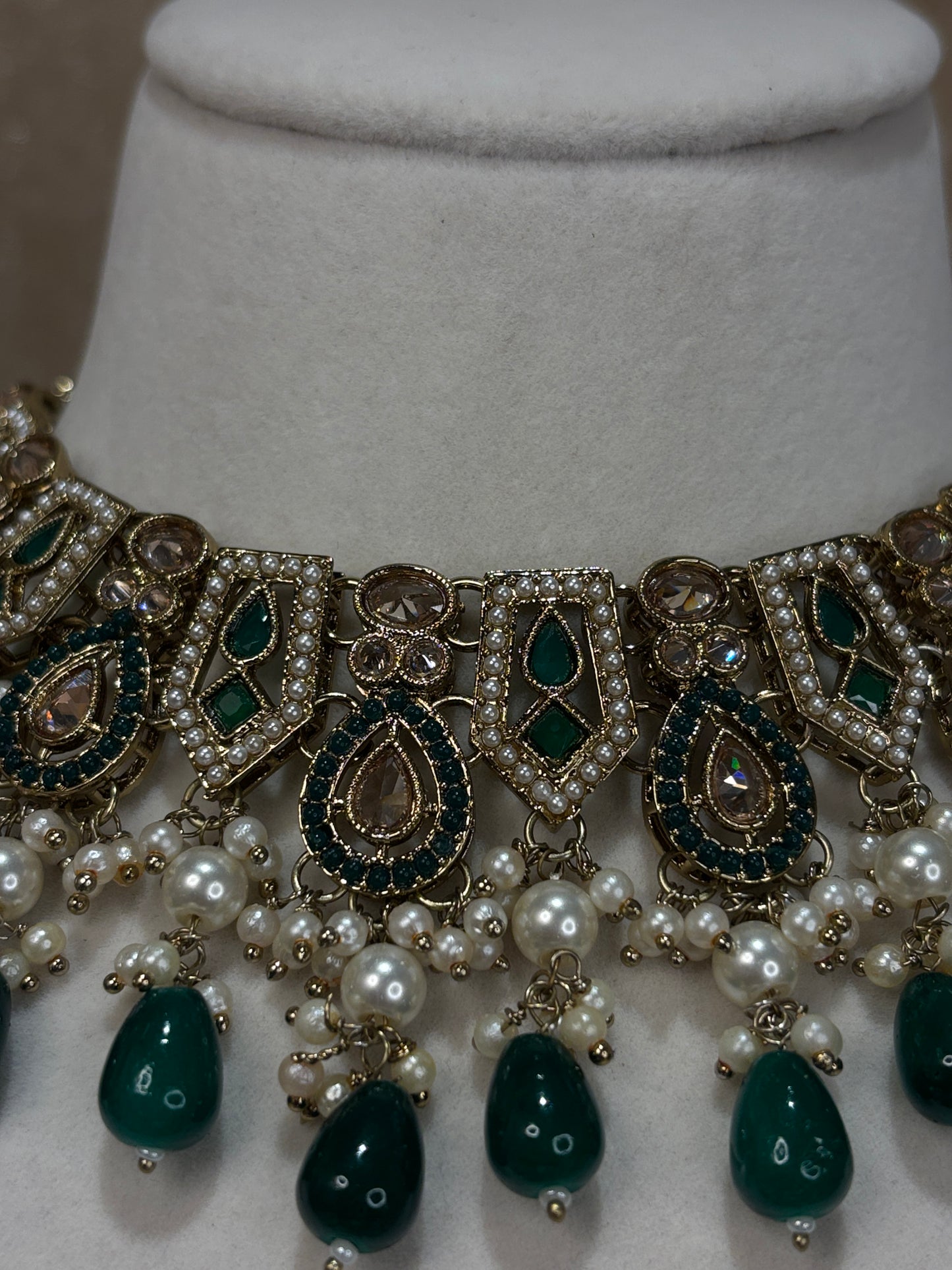 Emearld green choker set