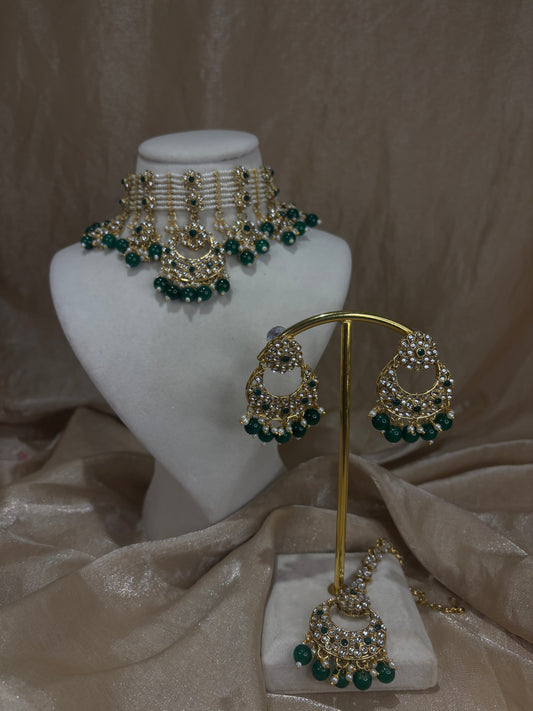 Emerald green choker set