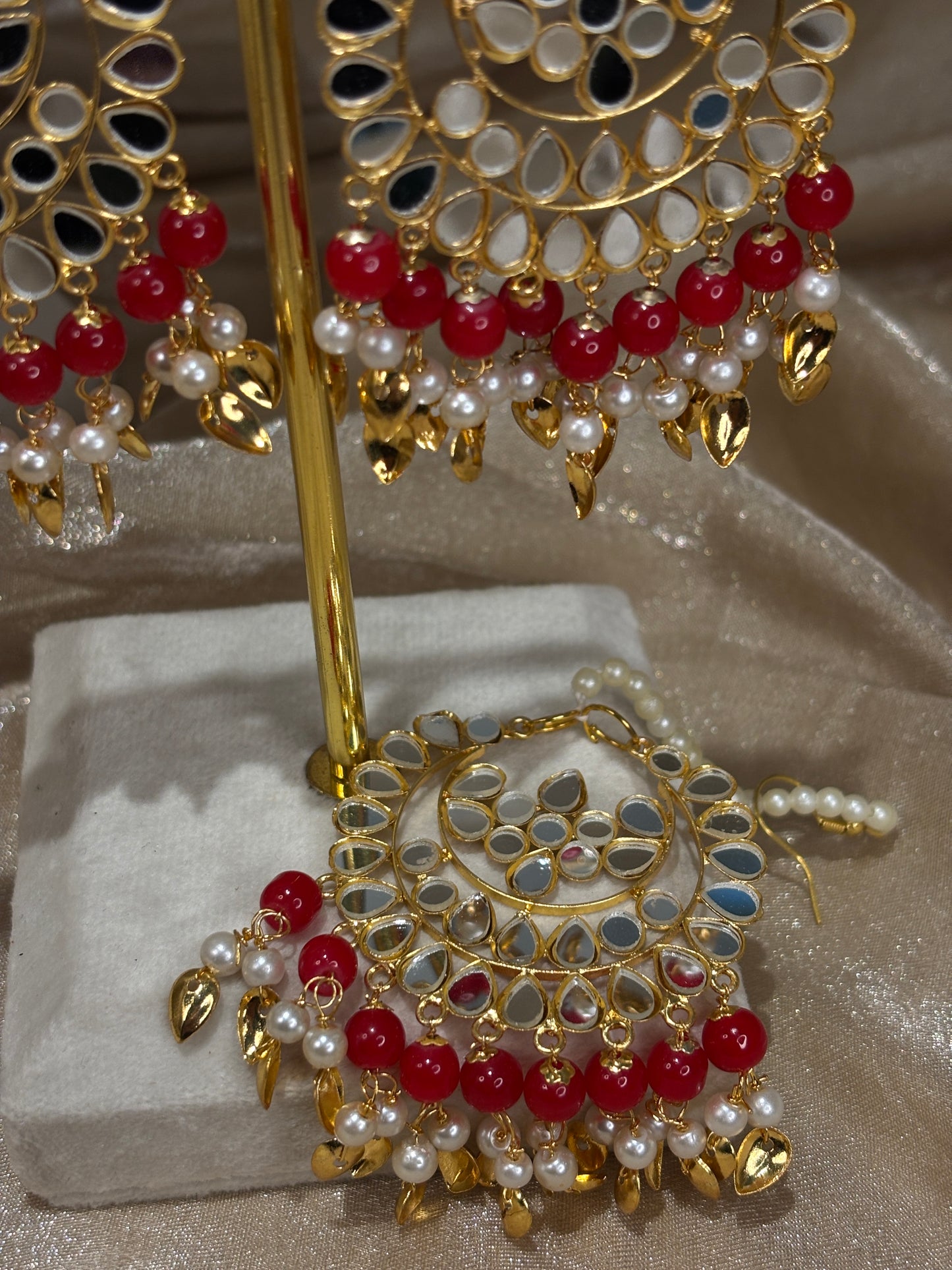 Red mirror work choker set