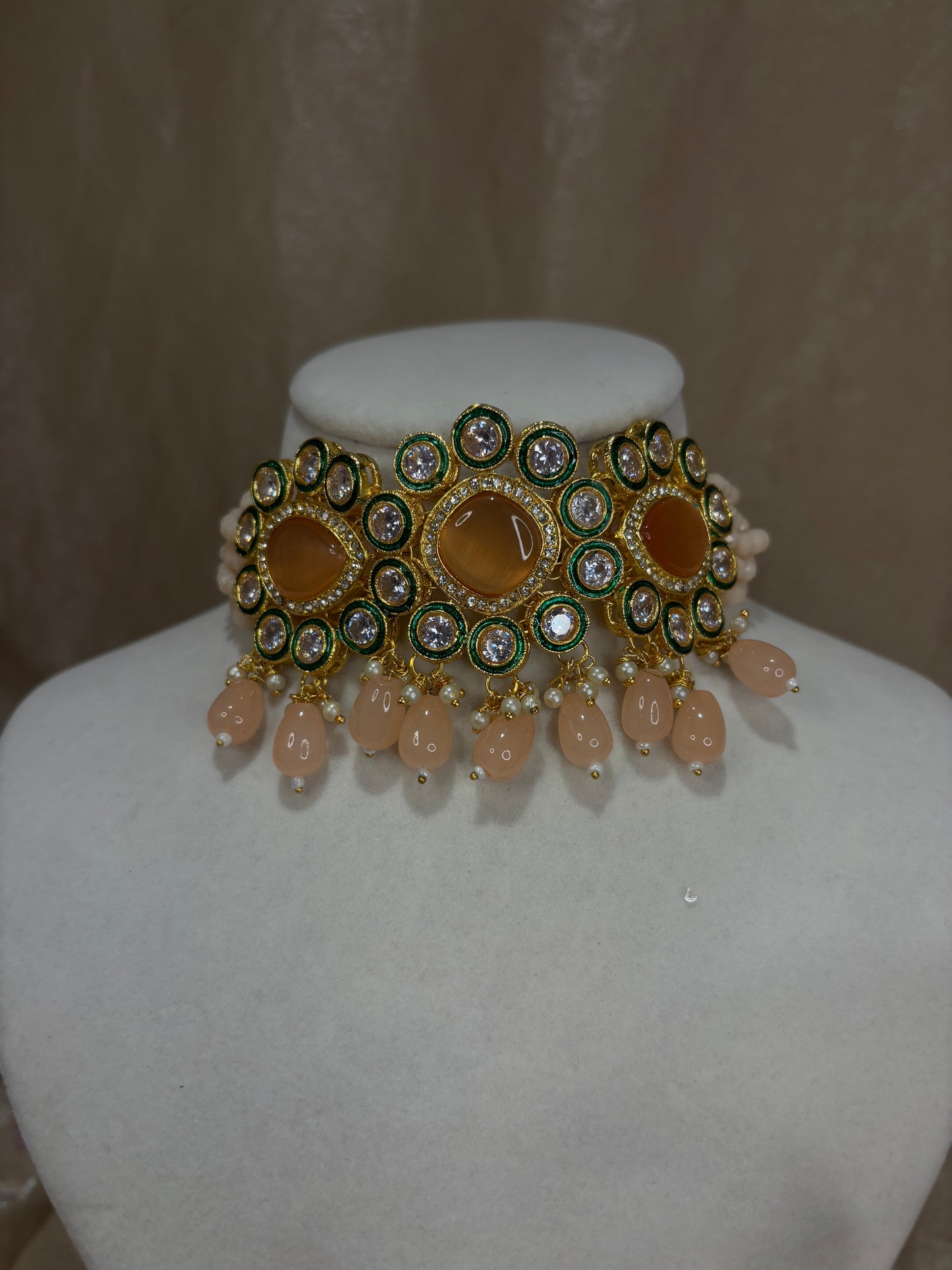 Peach choker set