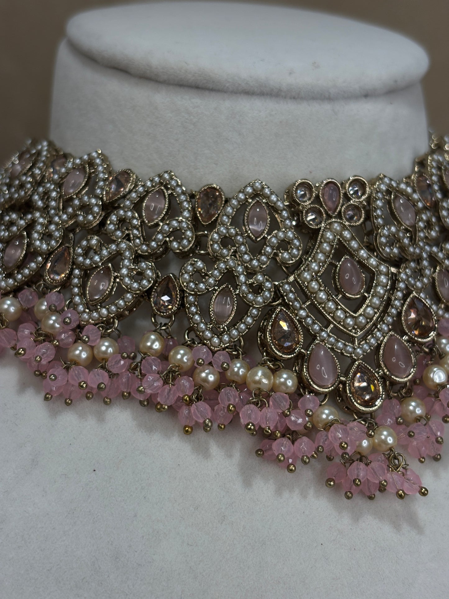 Baby pink choker set
