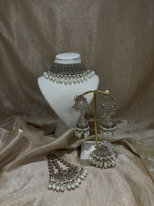 White gold choker set