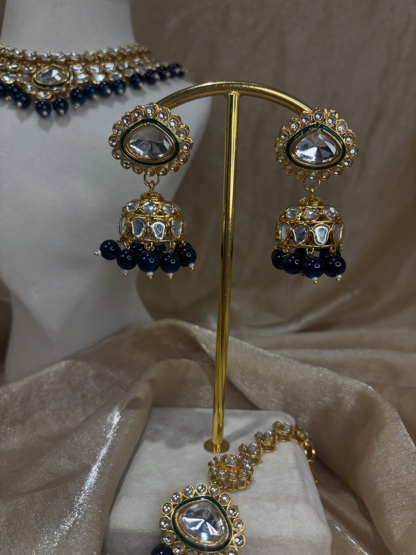 Navy blue necklace set