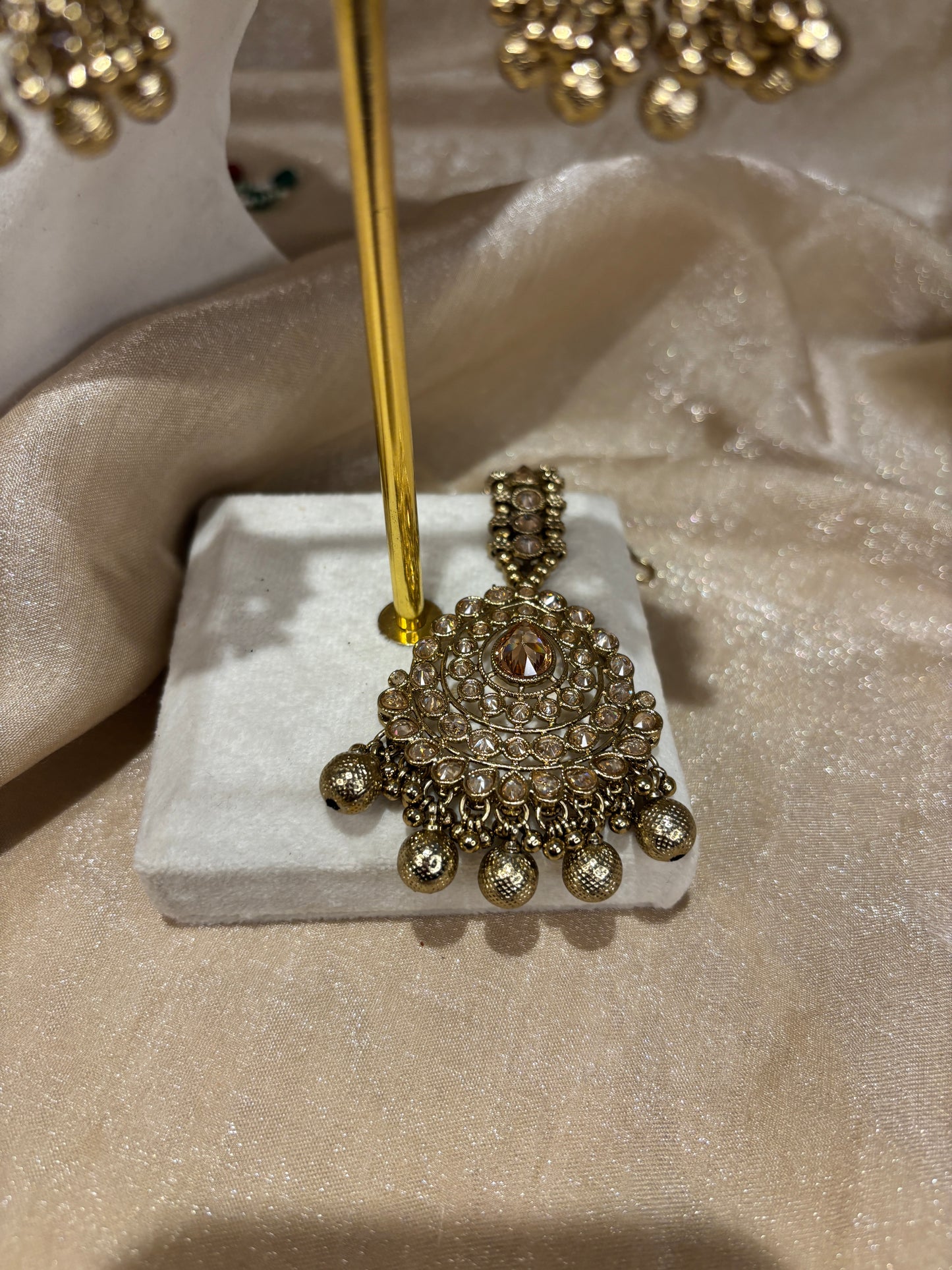 Metal gold necklace set