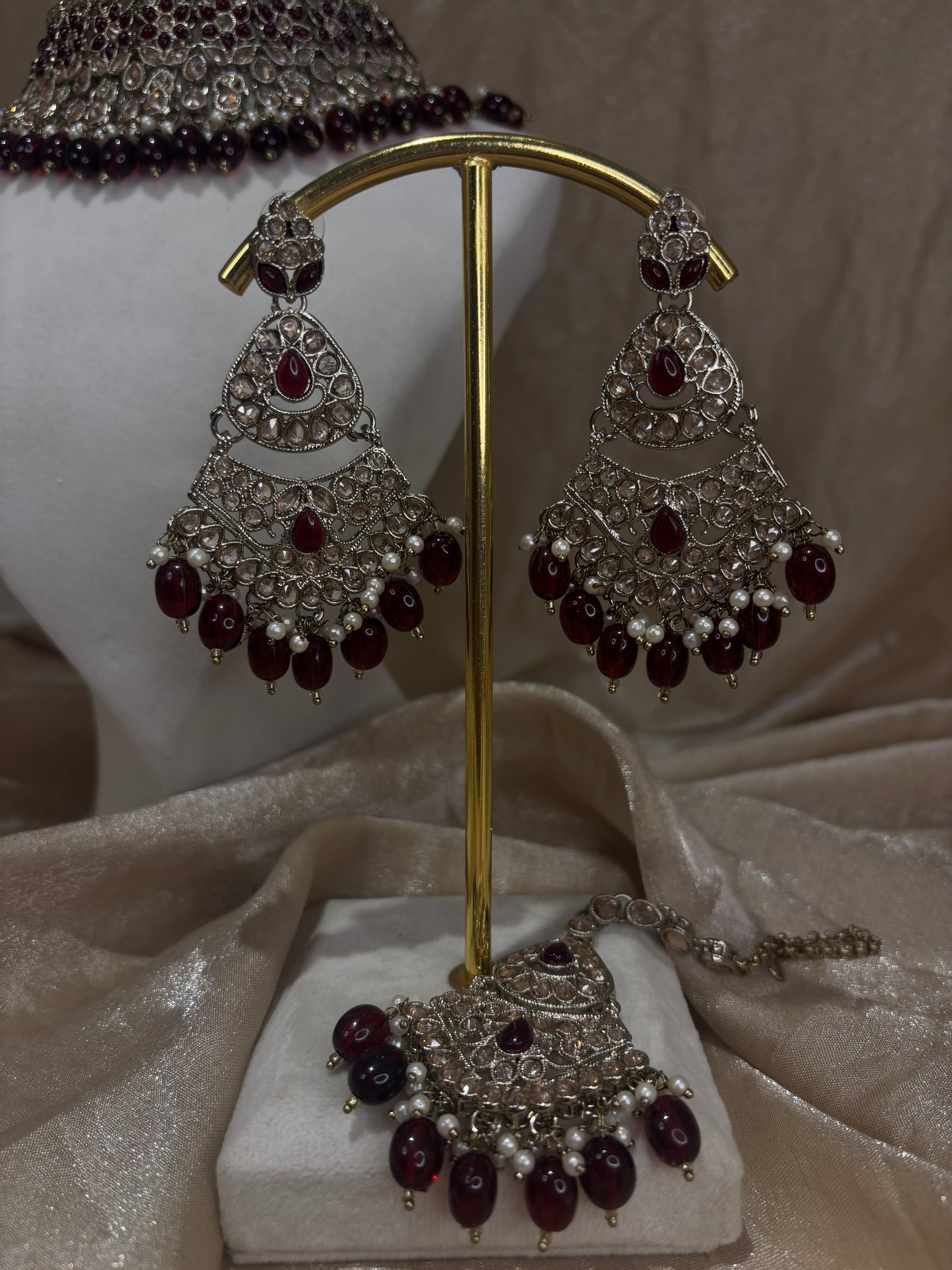Maroon choker set
