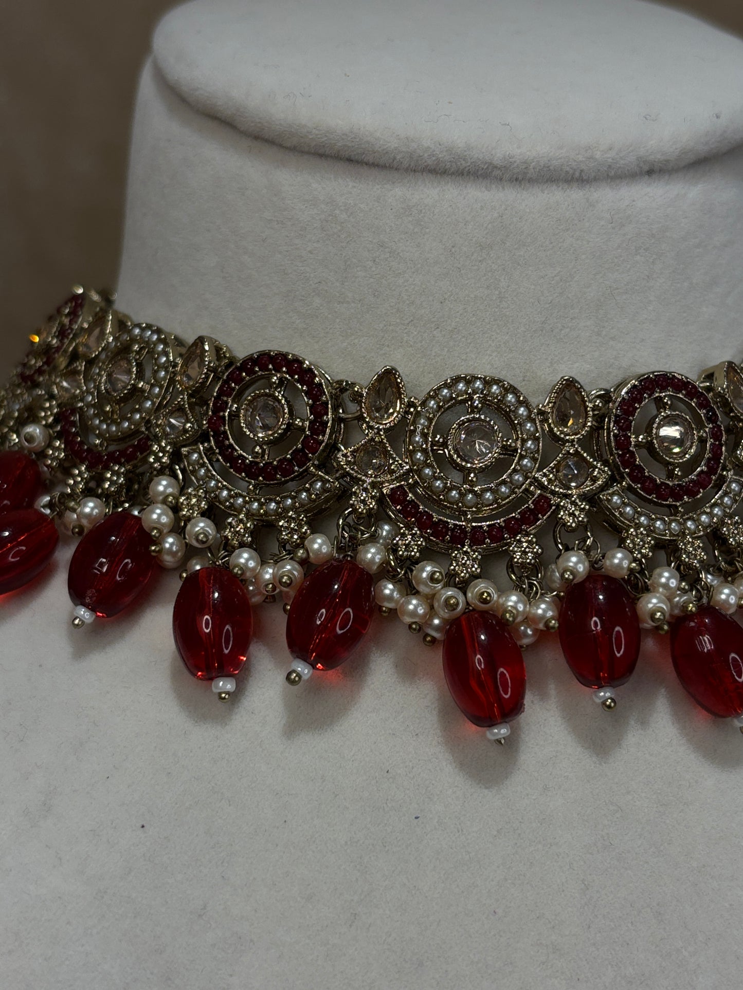 Maroon choker set